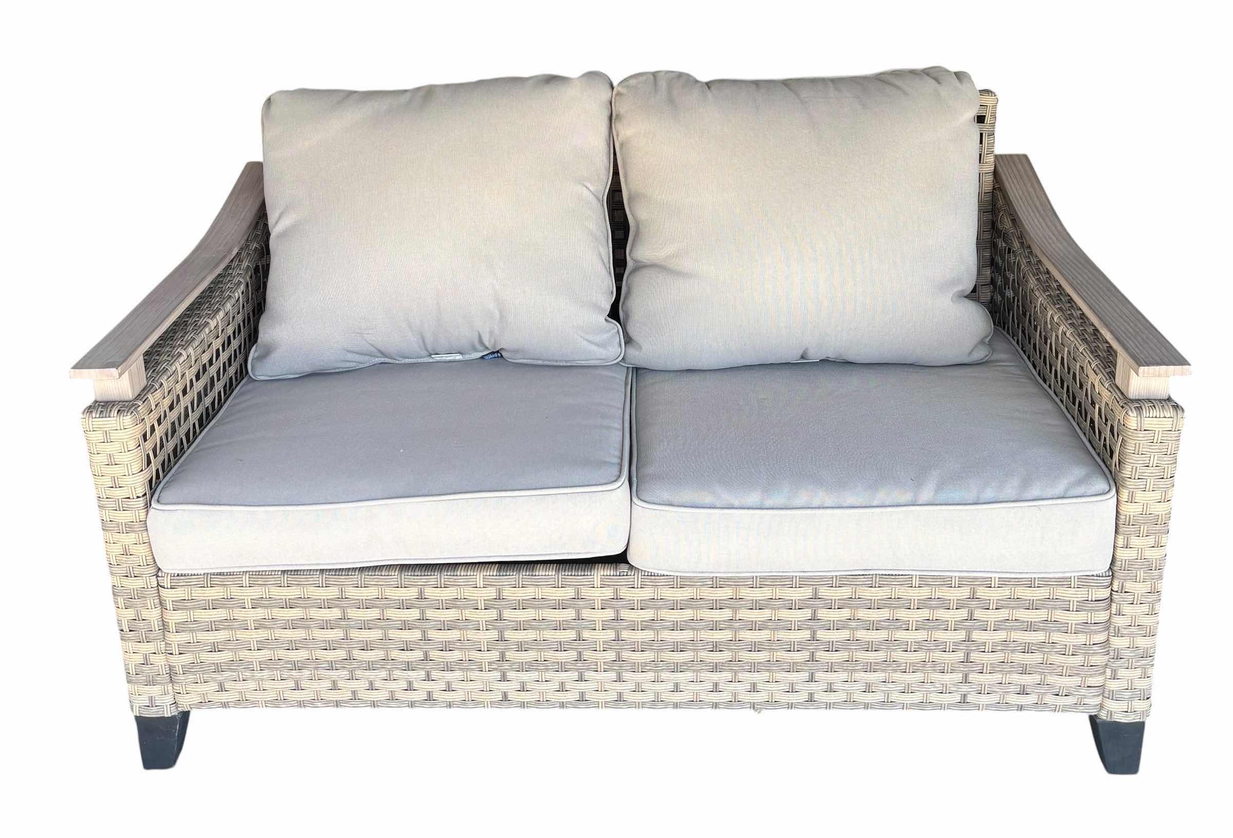 Photo 1 of BROYHILL OUTDOOR PATIO LOVESEAT 54”W & H31”