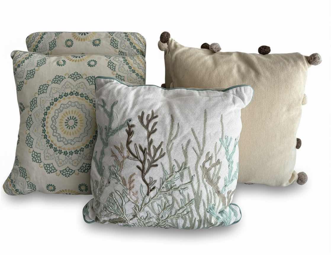 Photo 1 of DECORATIVE PILLOWS (5)