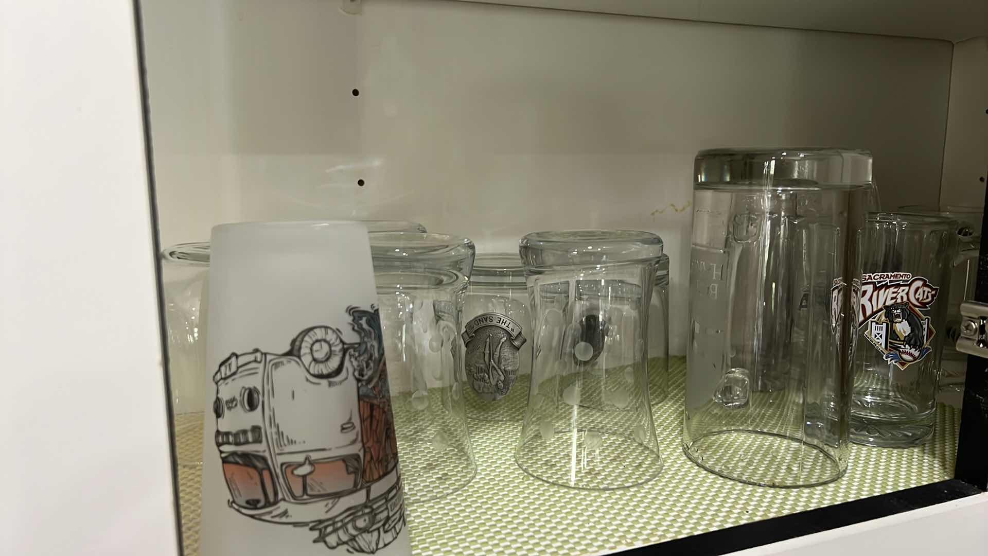 Photo 7 of CONTENTS OF KITCHEN CABINET-GLASSWARE