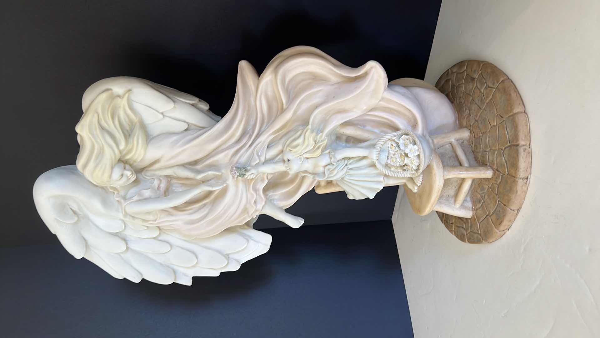 Photo 2 of ANGELS COLLECTION LIMITED NUMBERED EDITION "A LITTLE CLOSER TO HEAVEN,LIGHT" SCULPTURE W13" H21"