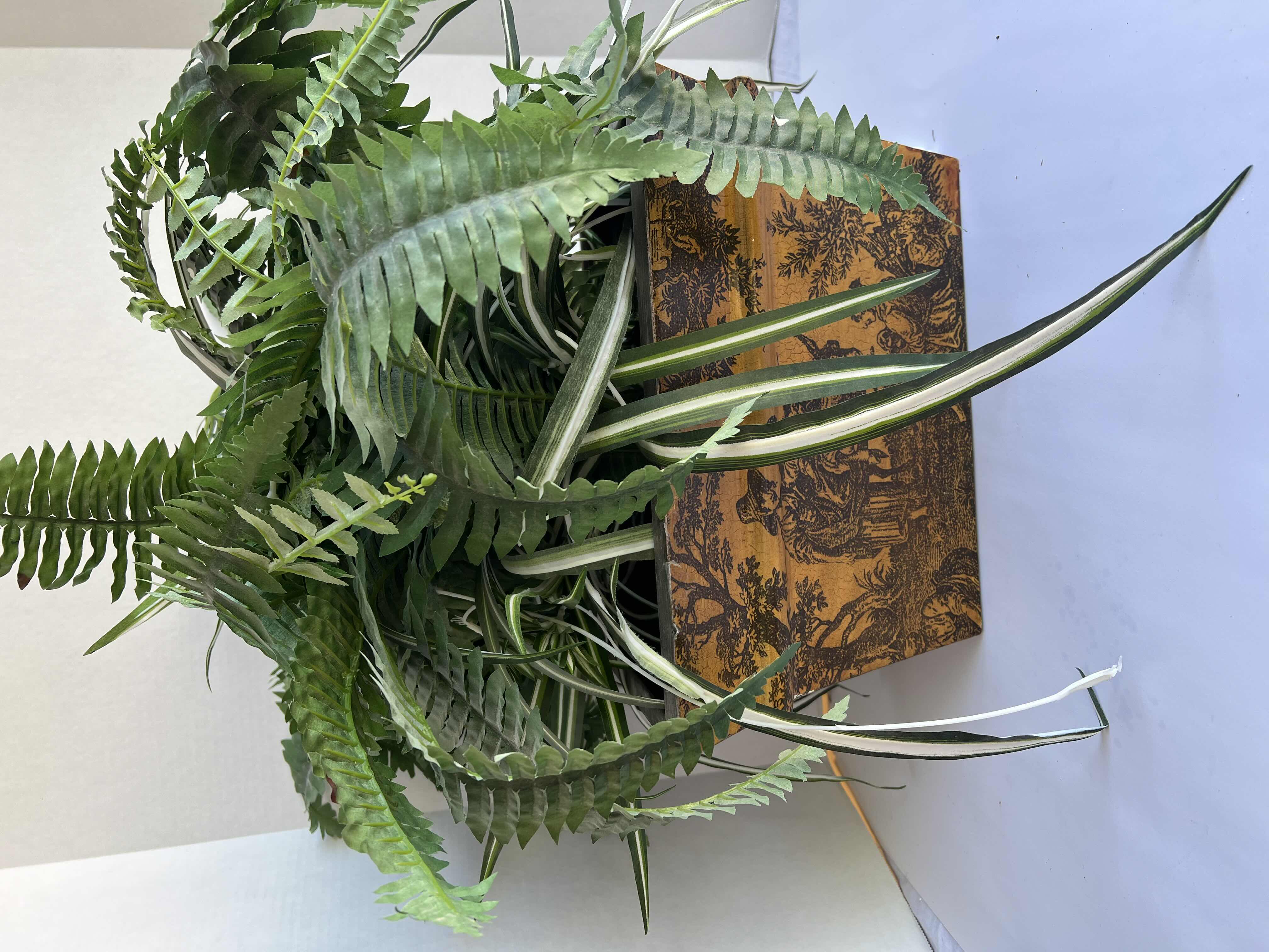 Photo 5 of EUROPEAN FARM DESIGN PLANTER W FAUX FERN 