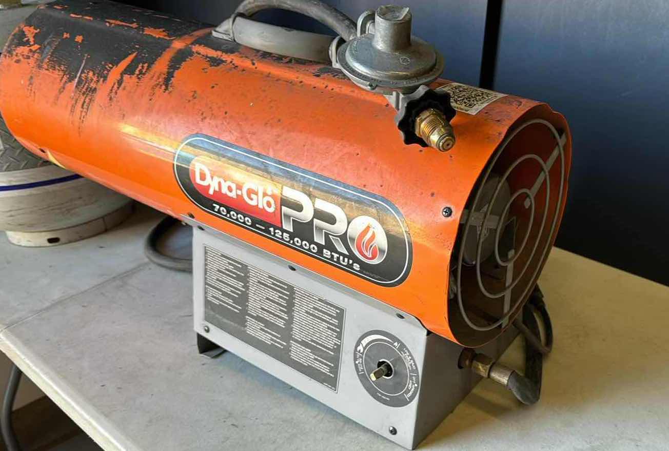 Photo 3 of DYNA-GLOBAL PRO PROPANE HEATER WITH EMPTY PROPANE TANK (SEE NOTES)
