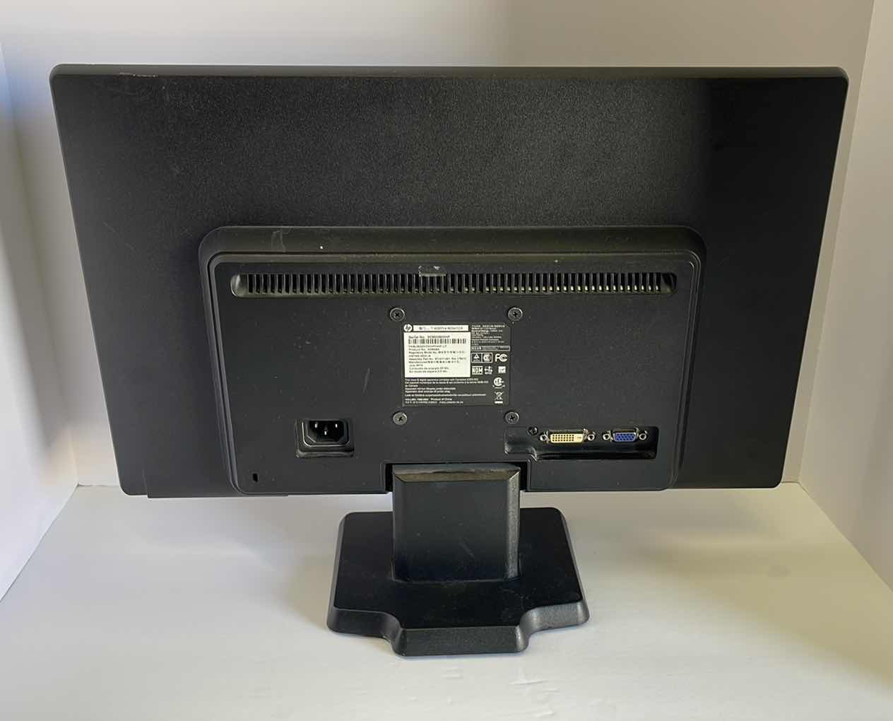 Photo 2 of HP MONITOR MODEL W2071d (MISSING CORDS)