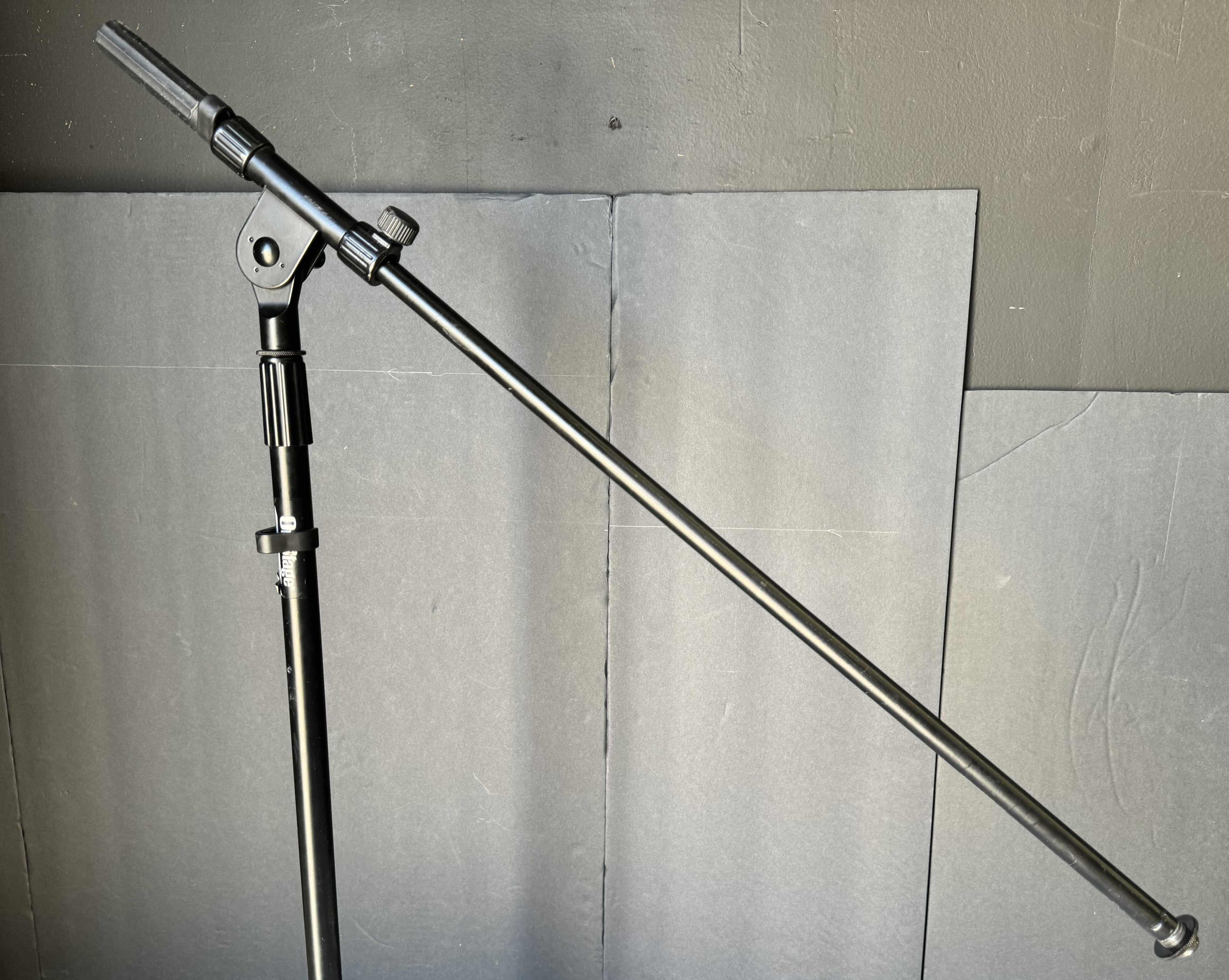 Photo 2 of ON-STAGE MS7411B DRUM/AMP TRIPOD MIC STAND WITH BOOM