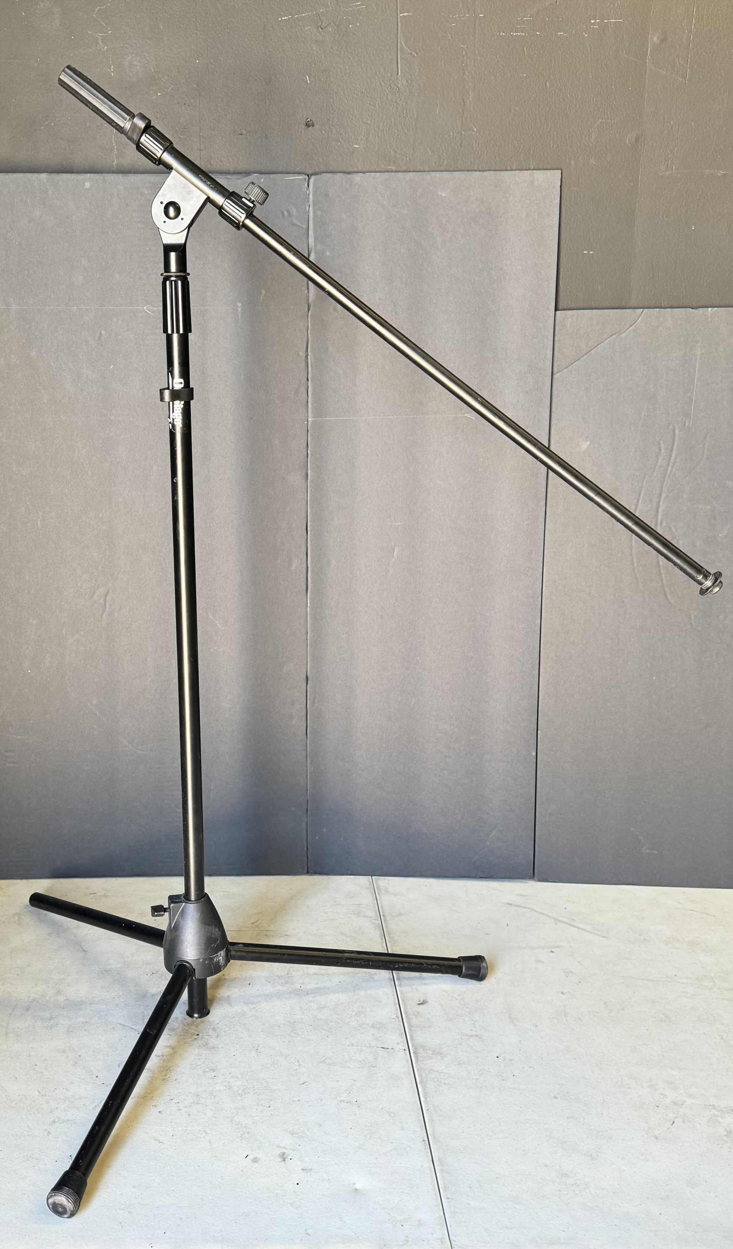 Photo 1 of ON-STAGE MS7411B DRUM/AMP TRIPOD MIC STAND WITH BOOM