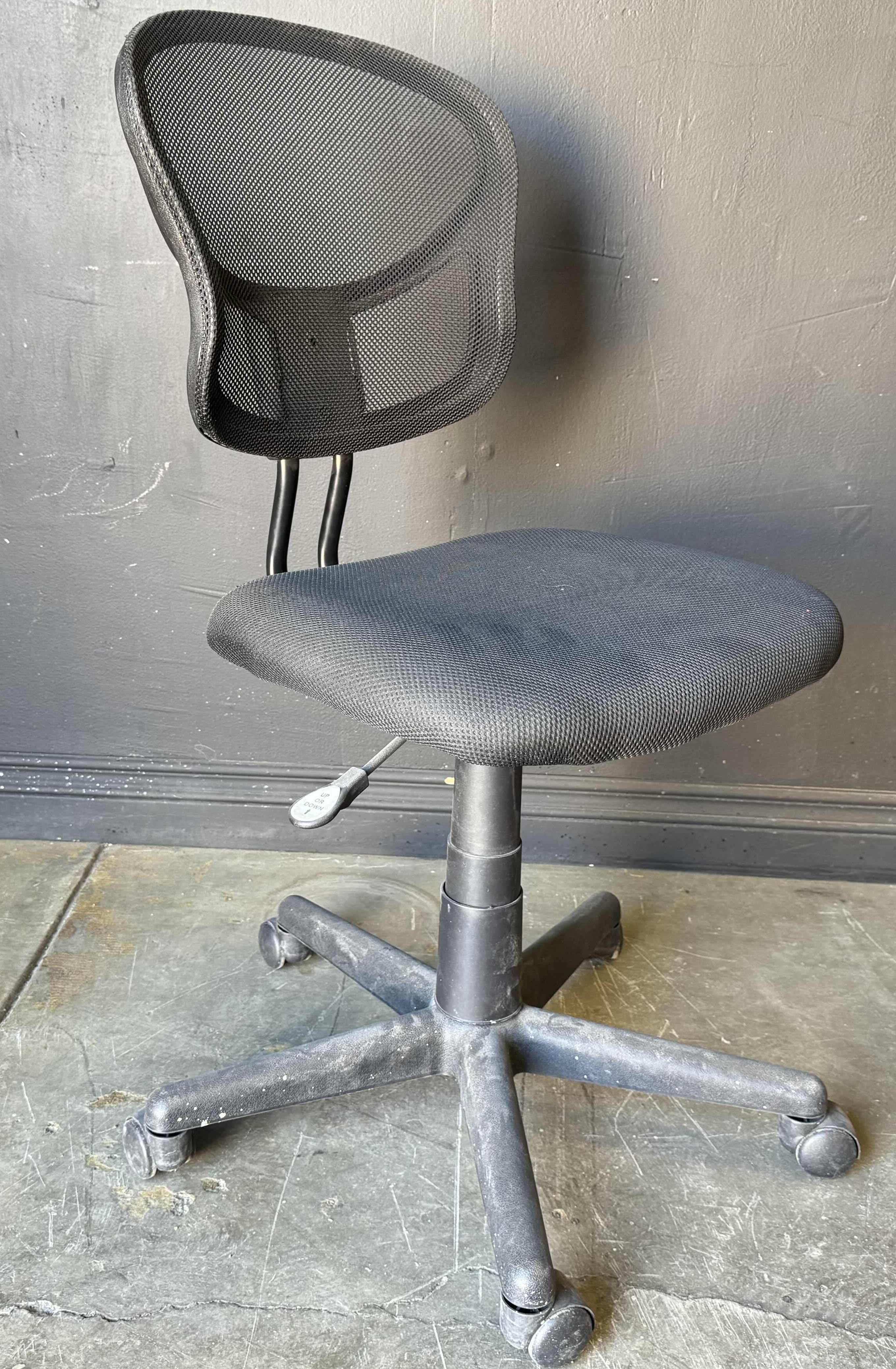 Photo 1 of BLACK OFFICE CHAIR