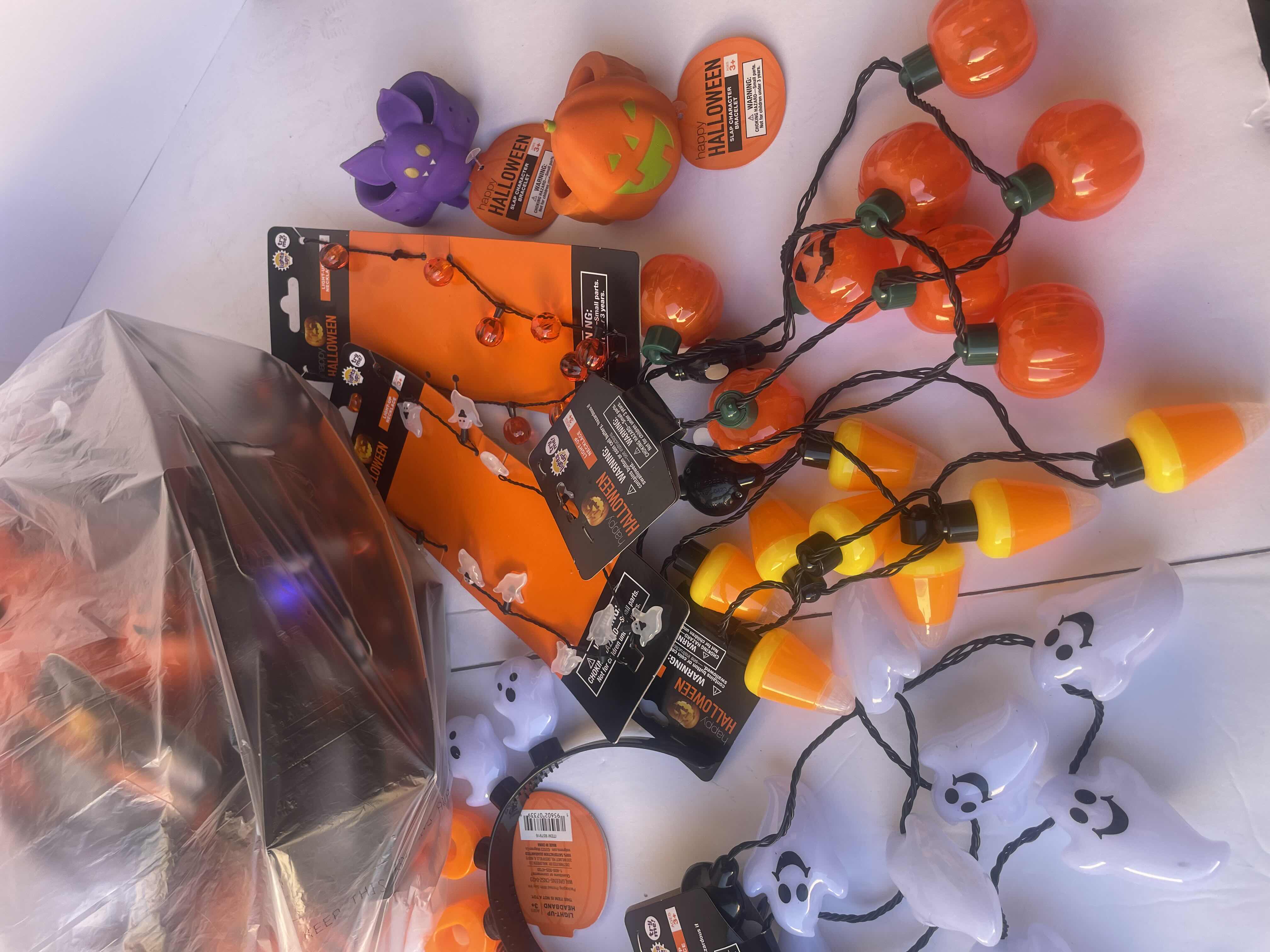 Photo 3 of NEW HAPPY HALLOWEEN LIGHT-UP NECKLACES. HEADBANDS, BRACELETS AND OTHER FUN HALLOWEEN WEAR (30 PIECES)
