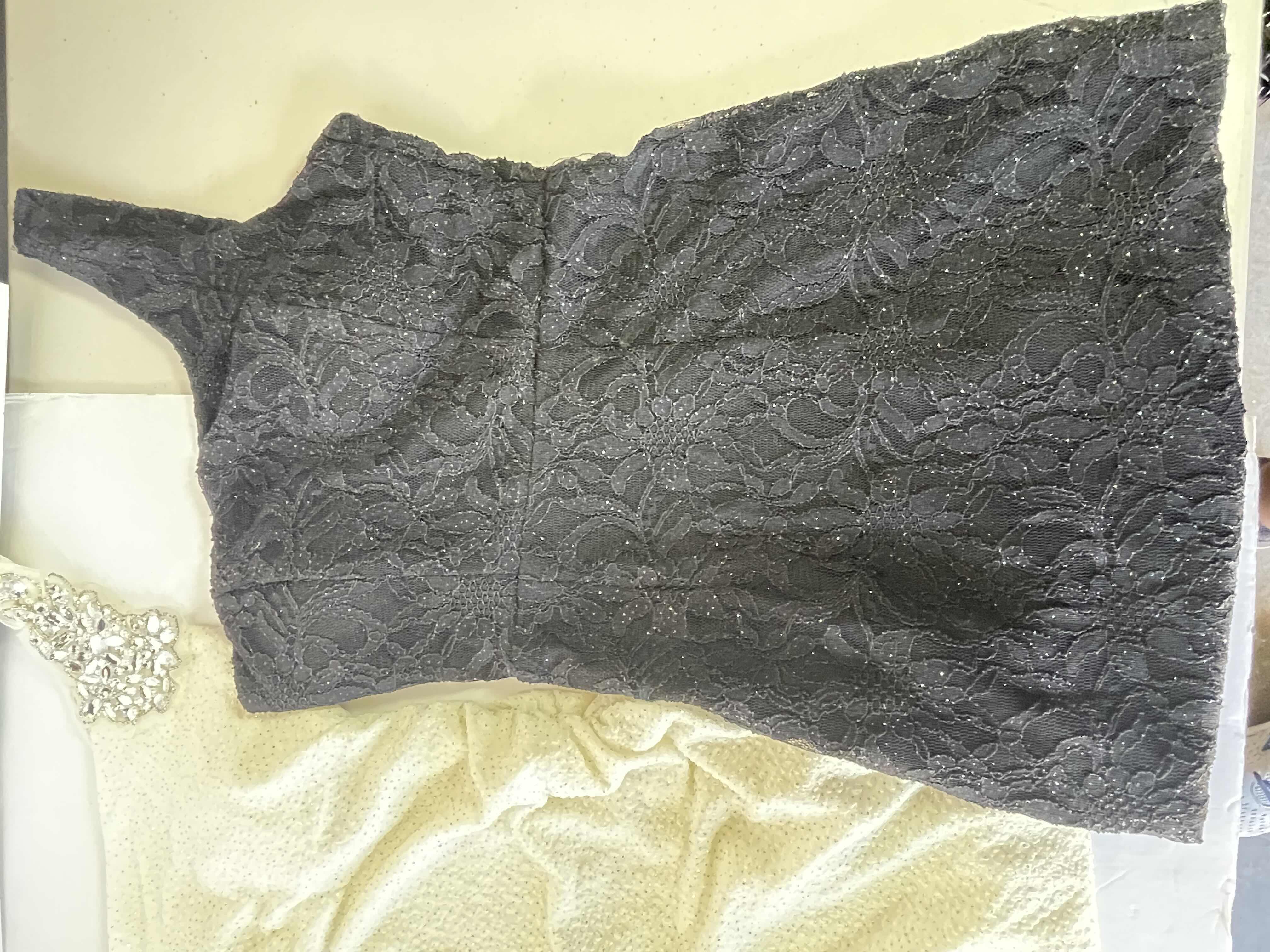 Photo 5 of WOMENS SHORT DRESSES (4) SIZE SMALL