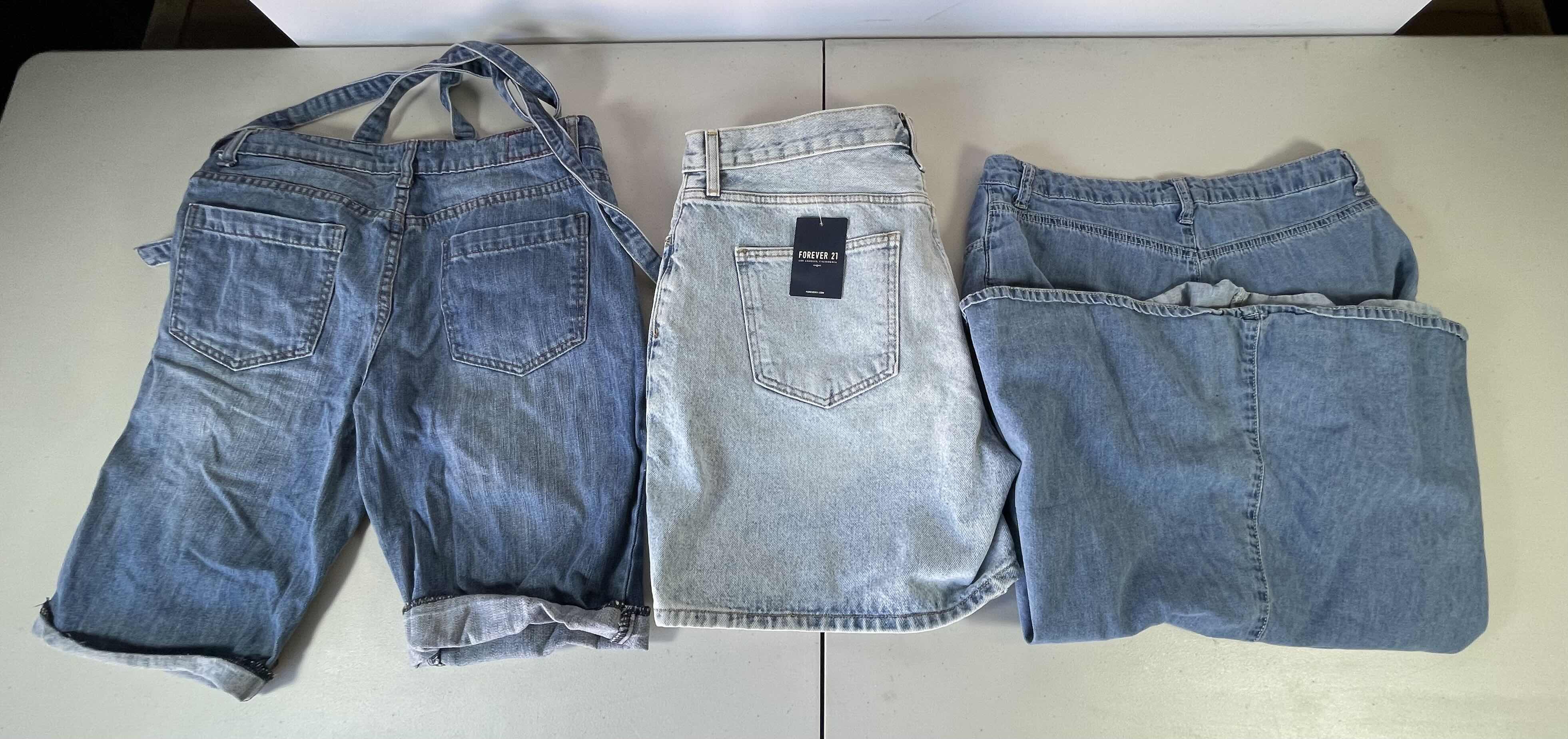 Photo 5 of JEANS SHORTS AND SKIRT (3)