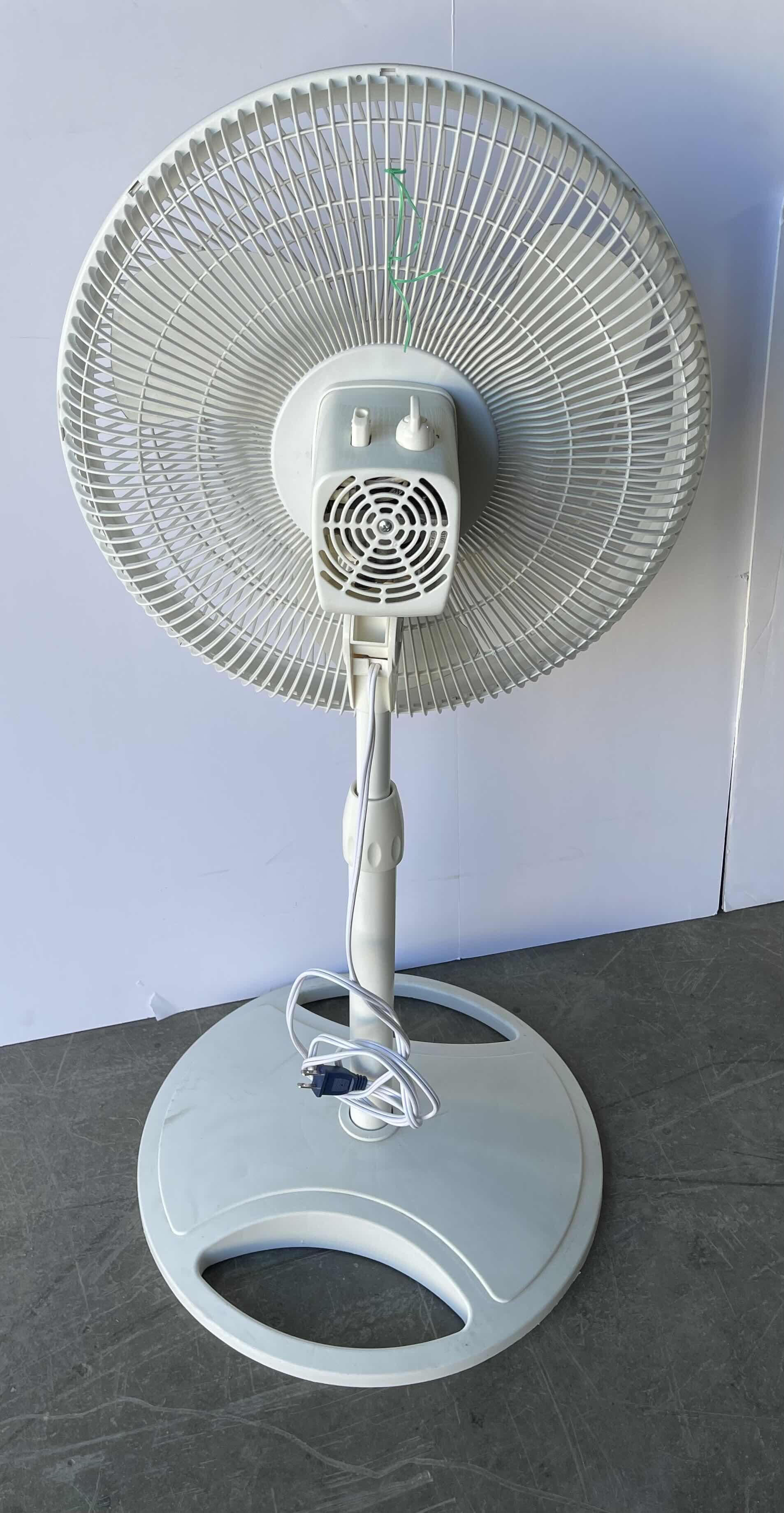 Photo 4 of LASKO OSCILLATING PEDESTAL FAN H34”