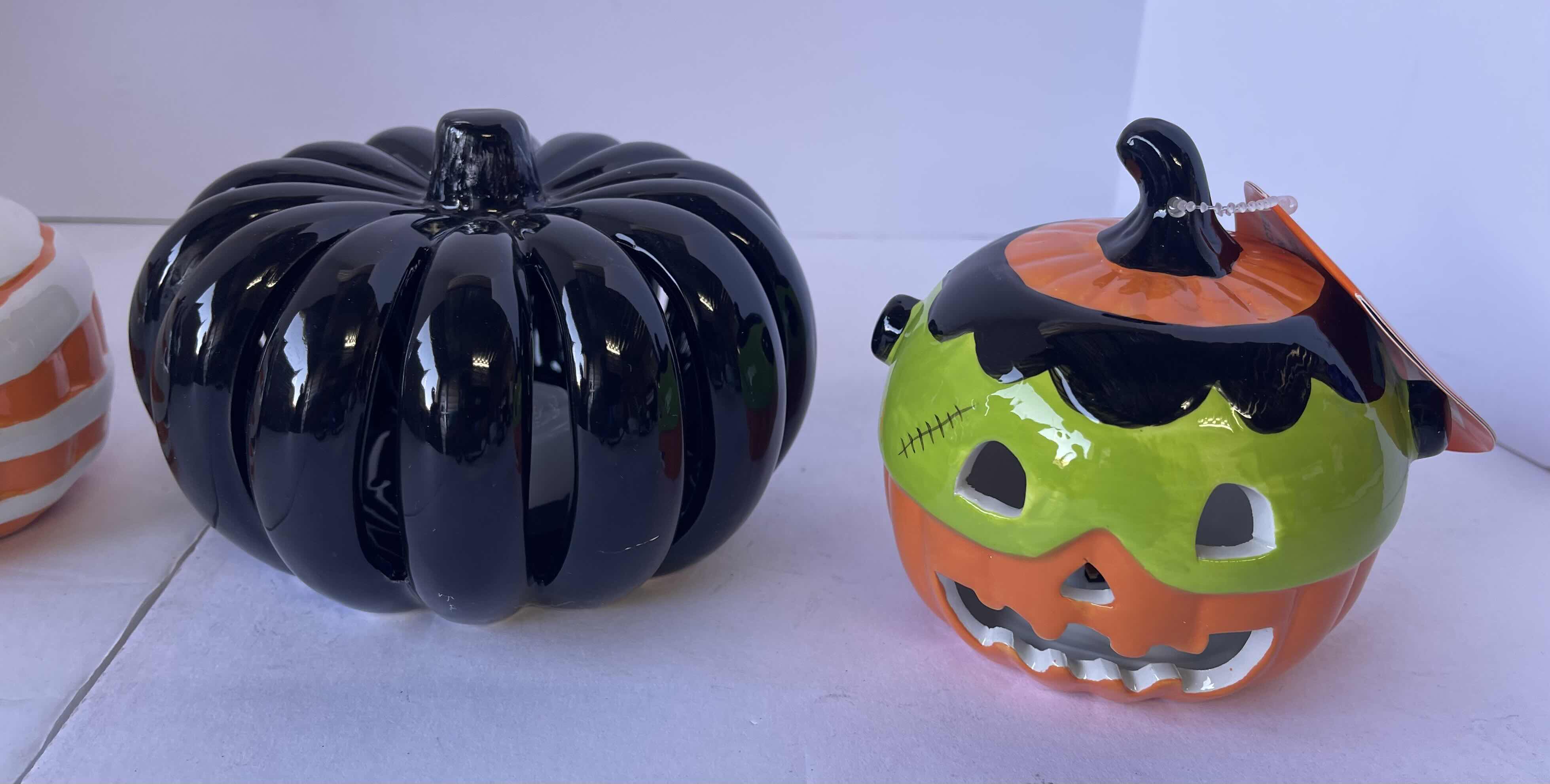 Photo 2 of CERAMIC HALLOWEEN PUMPKINS (4) NEW