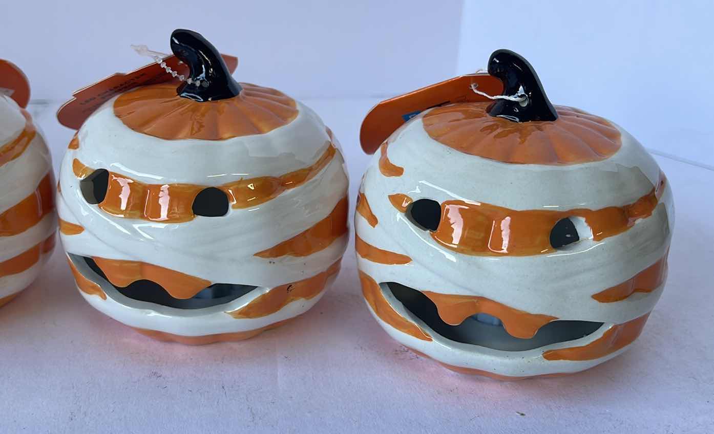 Photo 2 of HAPPY HALLOWEEN 4” MINI CERAMIC LIGHT UP PUMPKINS (5)