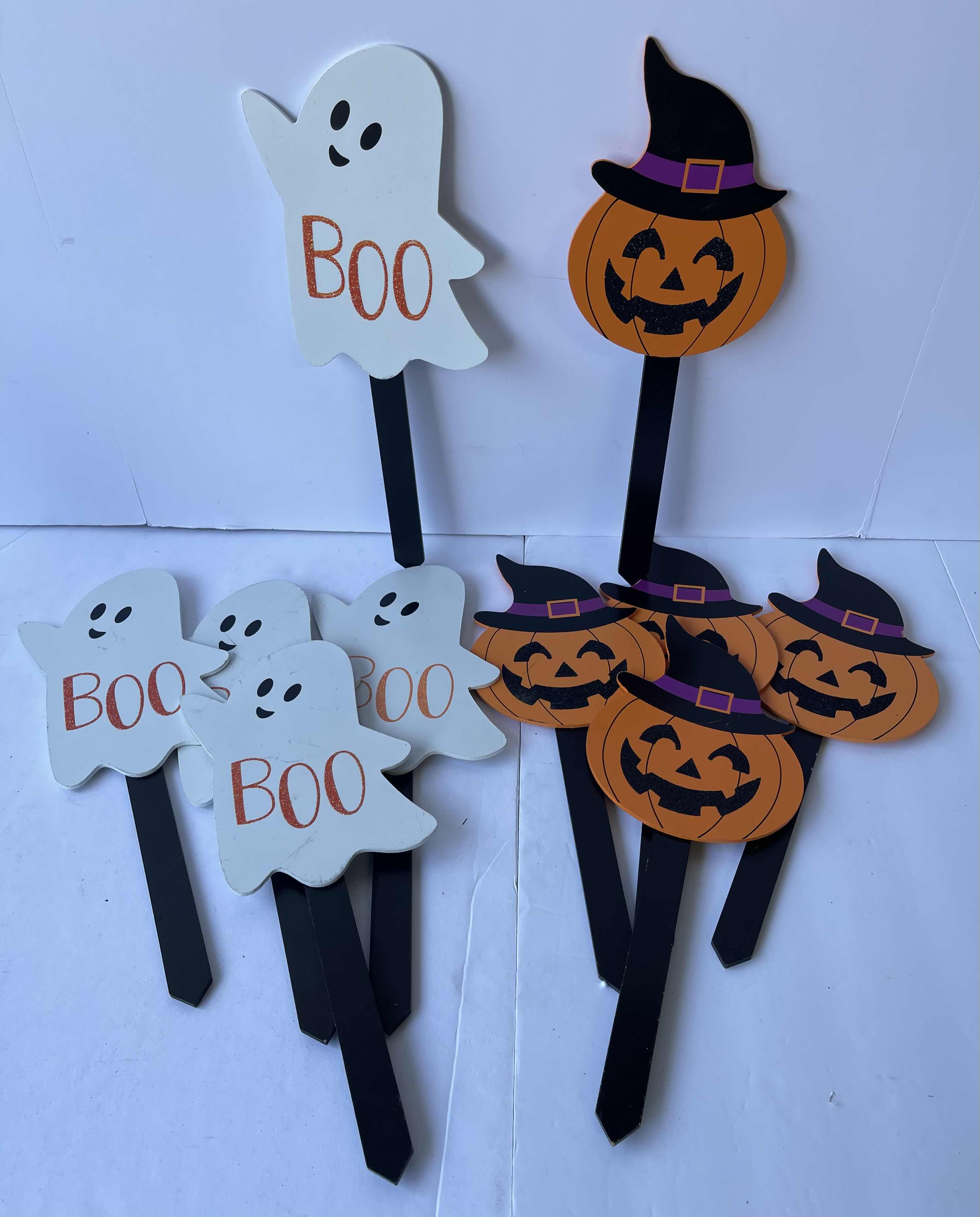 Photo 1 of GLITTER WOOD HALLOWEEN YARD STAKES H15” - GHOST (5) & PUMPKIN (5)