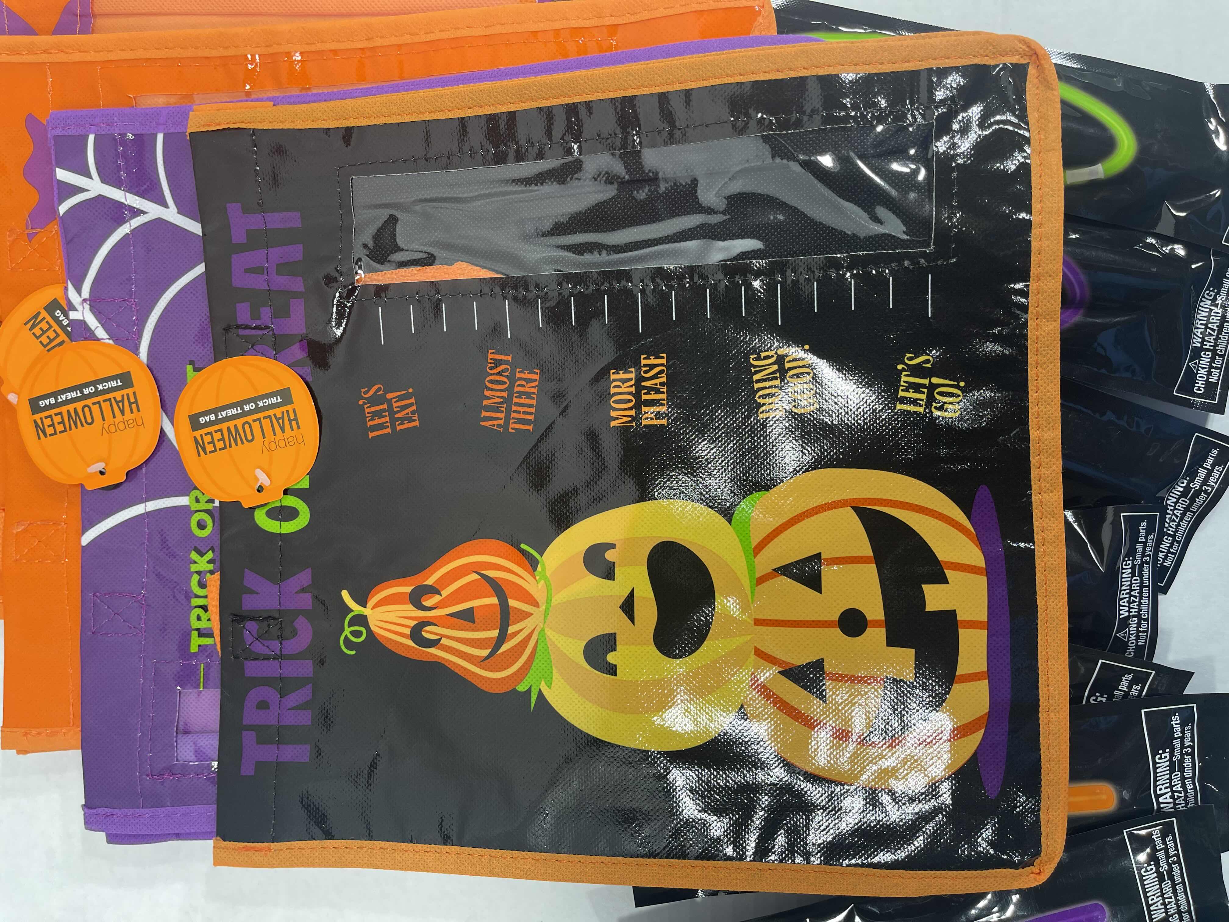 Photo 4 of HAPPY HALLOWEEN 12” TRICK OR TREAT BAGS SEWN HANDLES WITH WINDOW (4), GLOW PENDANTS (4) & GLOW NECKLACES (4) NEW