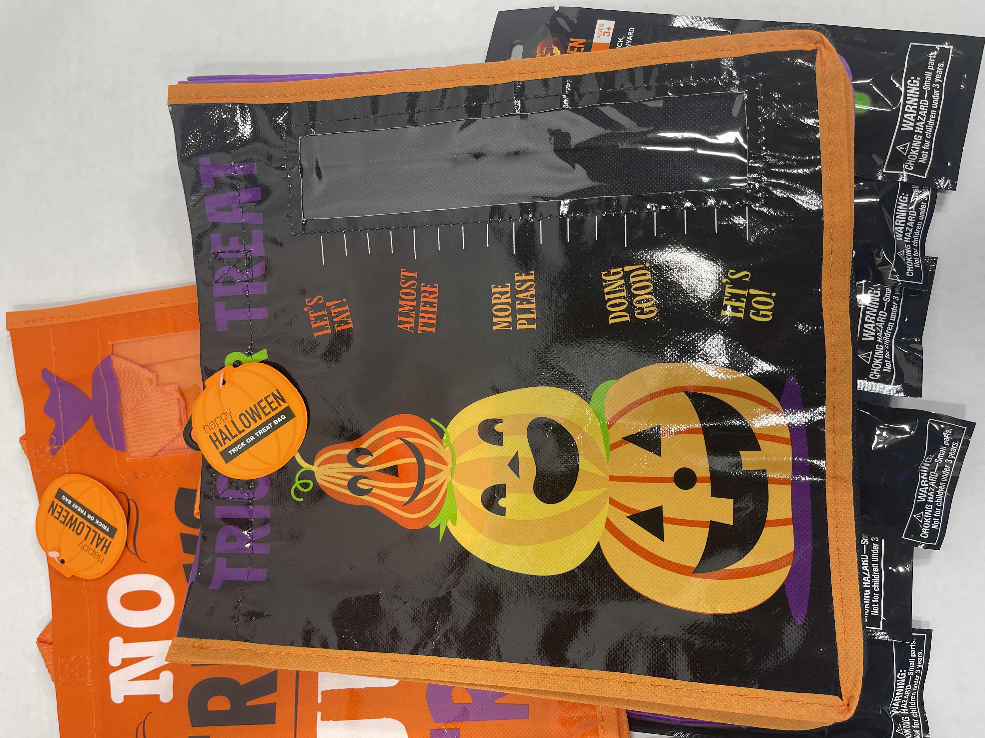 Photo 4 of HALLOWEEN 12” TRICK OR TREAT BAGS ASSORTED SEWN HANDLES WITH WINDOW (4), GLOW PENDANTS (4) & GLOW NECKLACES (4) NEW