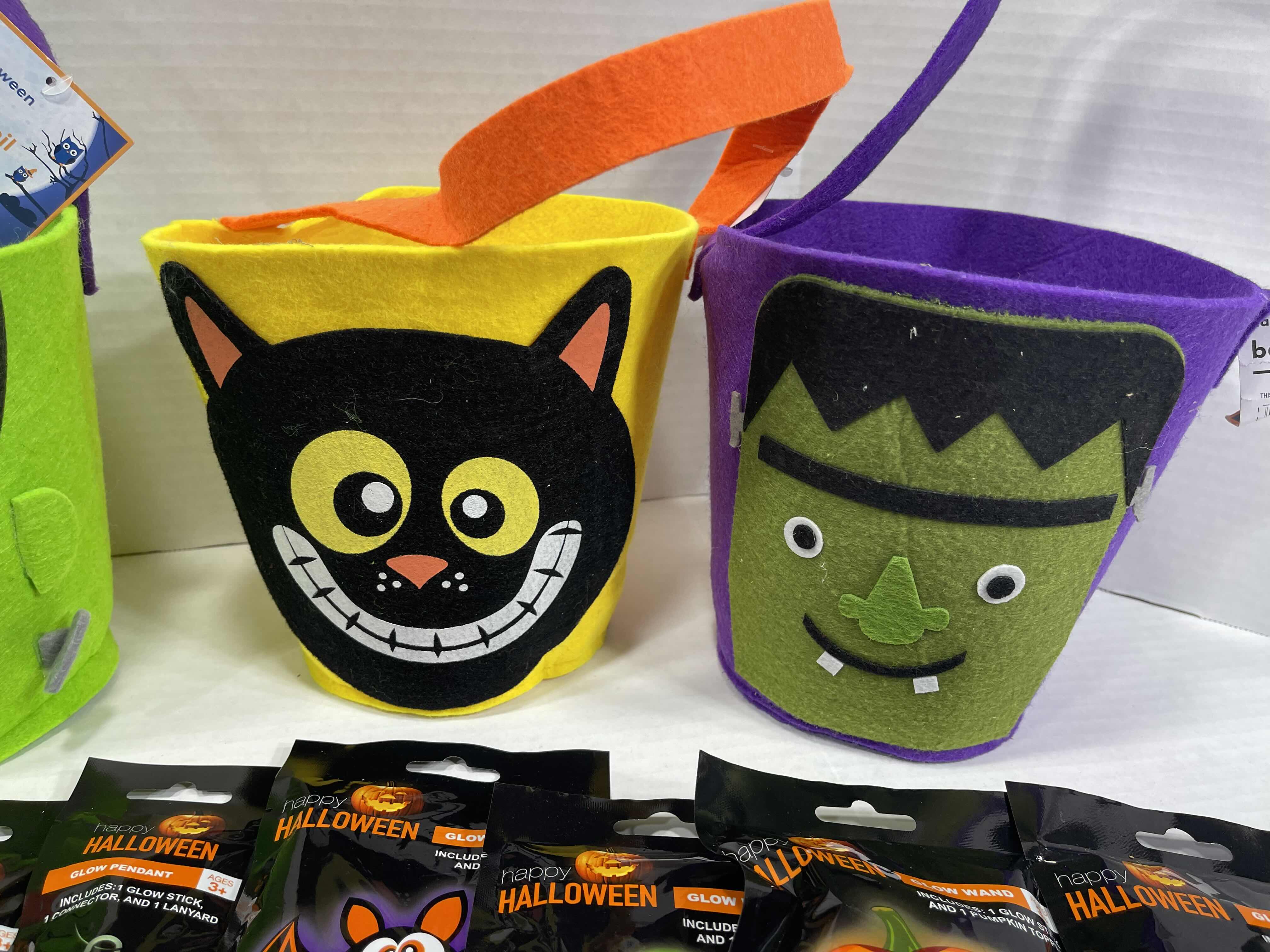 Photo 3 of HALLOWEEN 7” FELT TREAT PAILS (4) NWT - GLOW WANDS (4), GLOW NECKLACES (4) & GLOW PENDANTS (4) MSRP $40