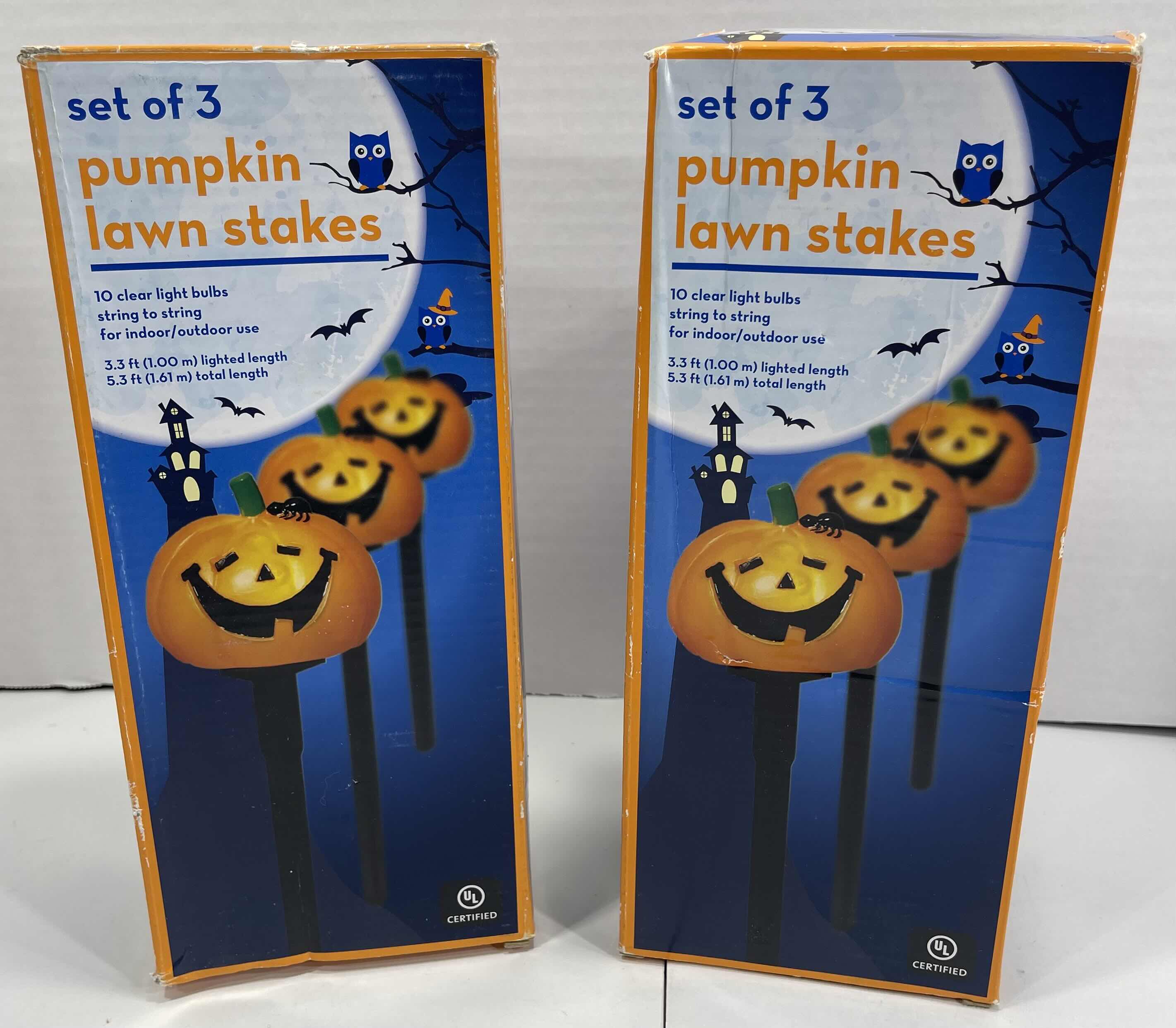 Photo 1 of PUMPKIN LAWN STAKES SET OF 3 (2) MSRP $50