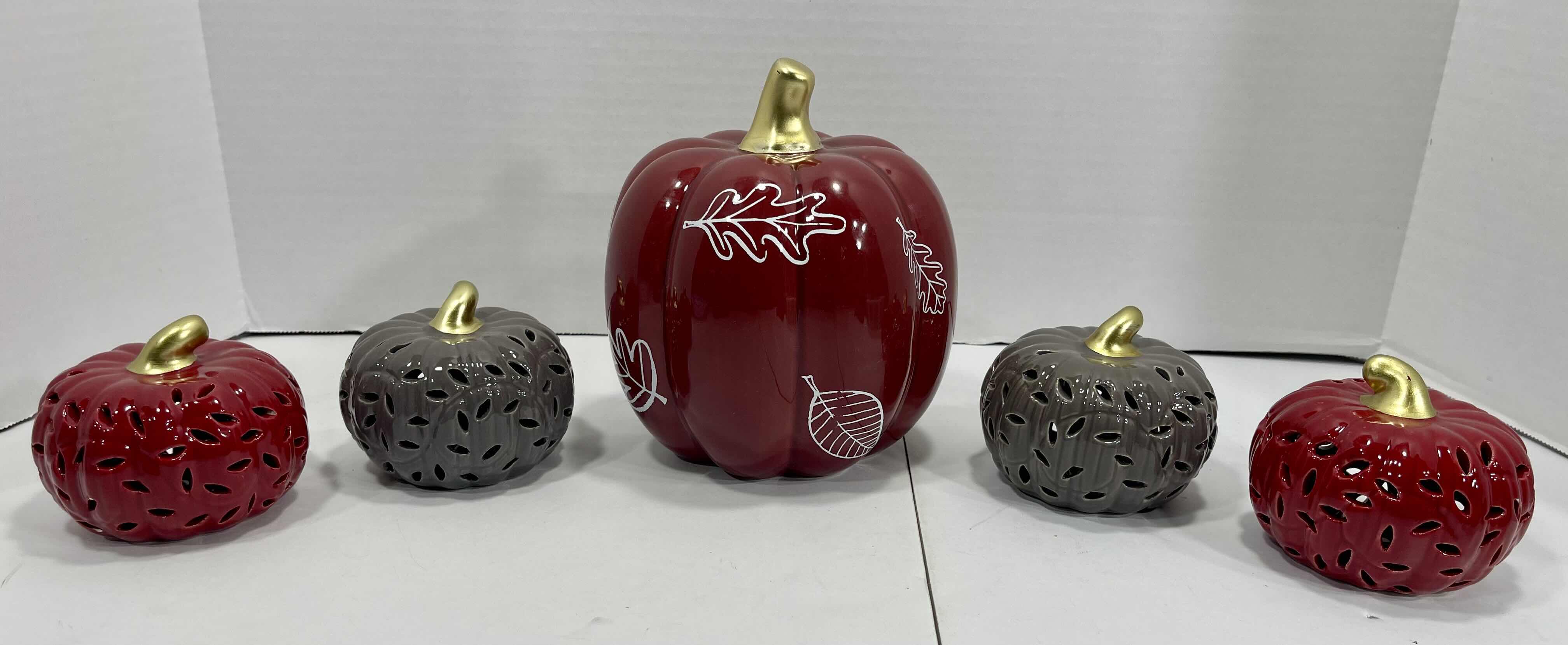 Photo 1 of AUTUMN HOME DECOR CERAMIC PUMPKINS (5) - LARGE AUTUMN LEAVES 6” & MINI PUMPKINS 3” 