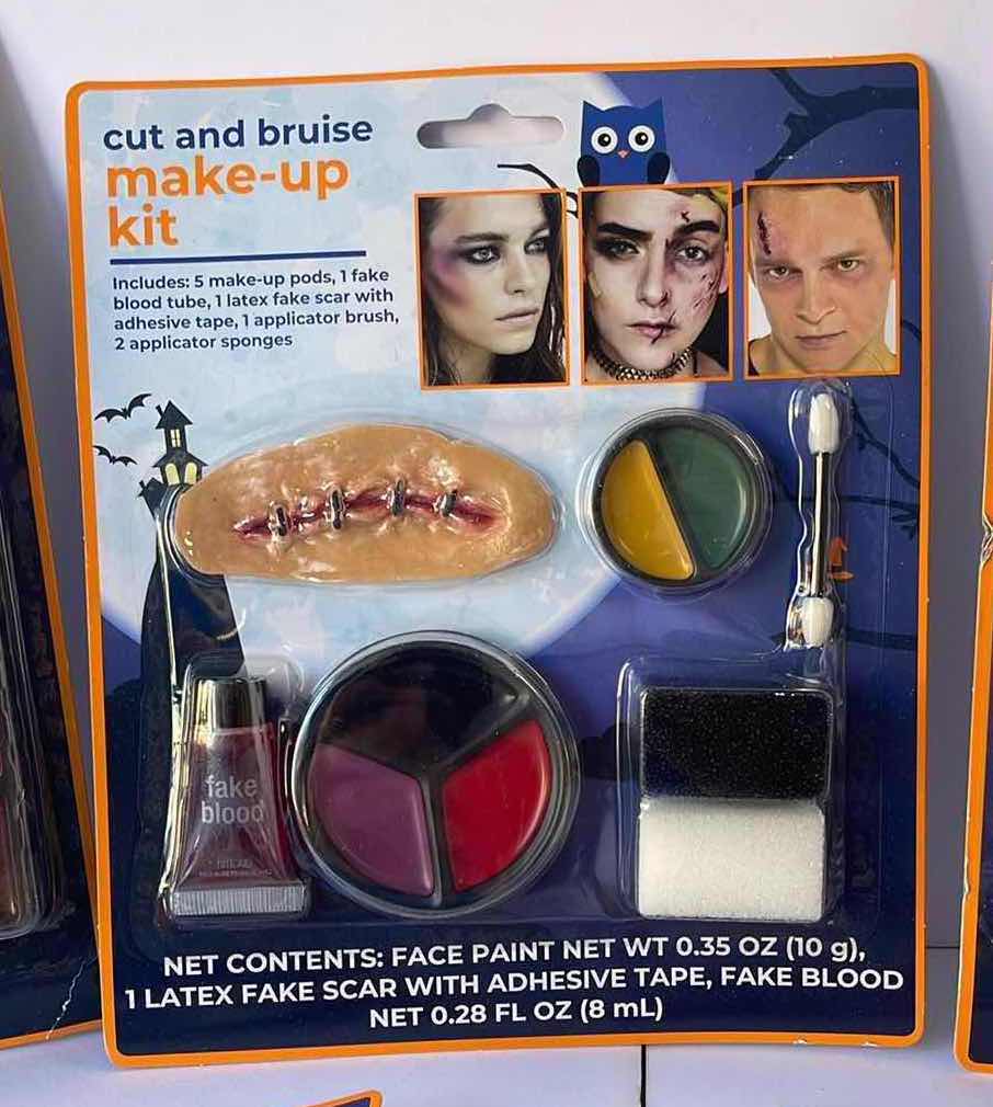 Photo 2 of HALLOWEEN MAKE-UP KITS ASSORTMENT (10 ITEMS) MSRP $40