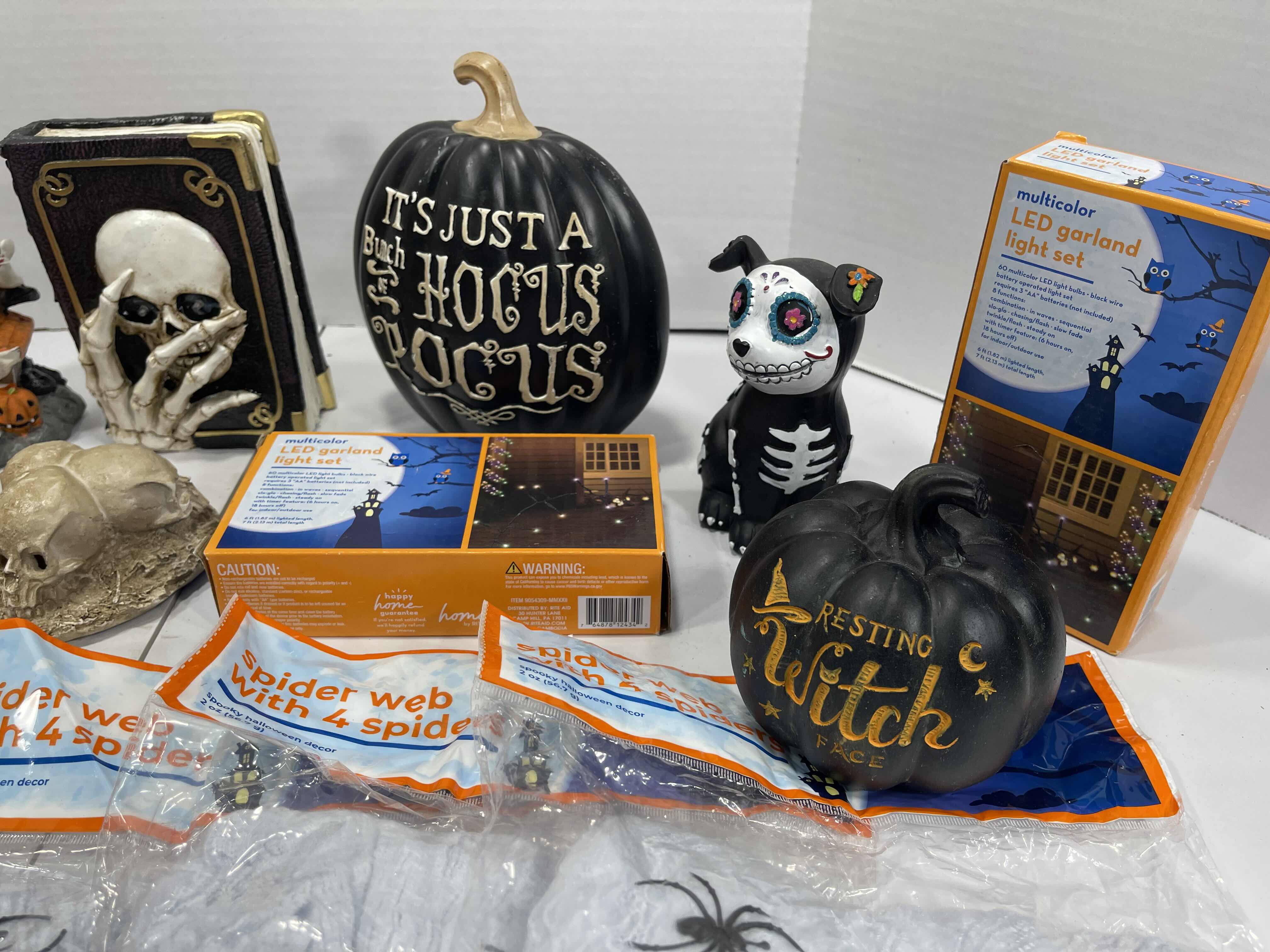 Photo 3 of HOME HALLOWEEN ROOM/TABLE TOP DECORATIONS LARGE ASSORTMENT LOT (18 ITEMS) MSRP $100