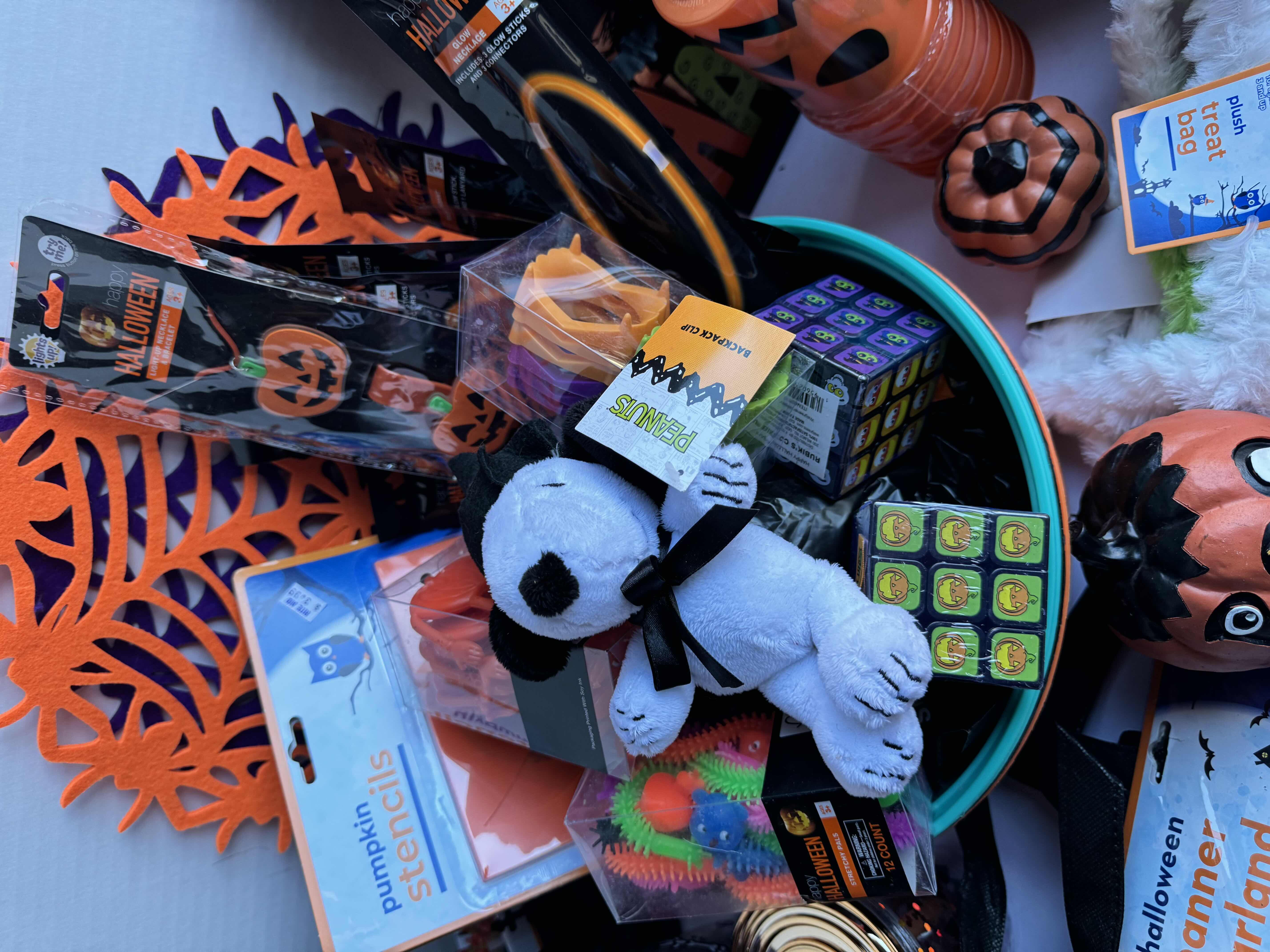 Photo 4 of HALLOWEEN TABLE TOP DECOR LARGE ASSORTMENT - CANDY BOWLS, LIGHT SETS, GLOW STICKS, HALLOWEEN CUPS, WOOD DISPLAYS, RESIN PUMPKINS, TOYS AND MORE MSRP $70