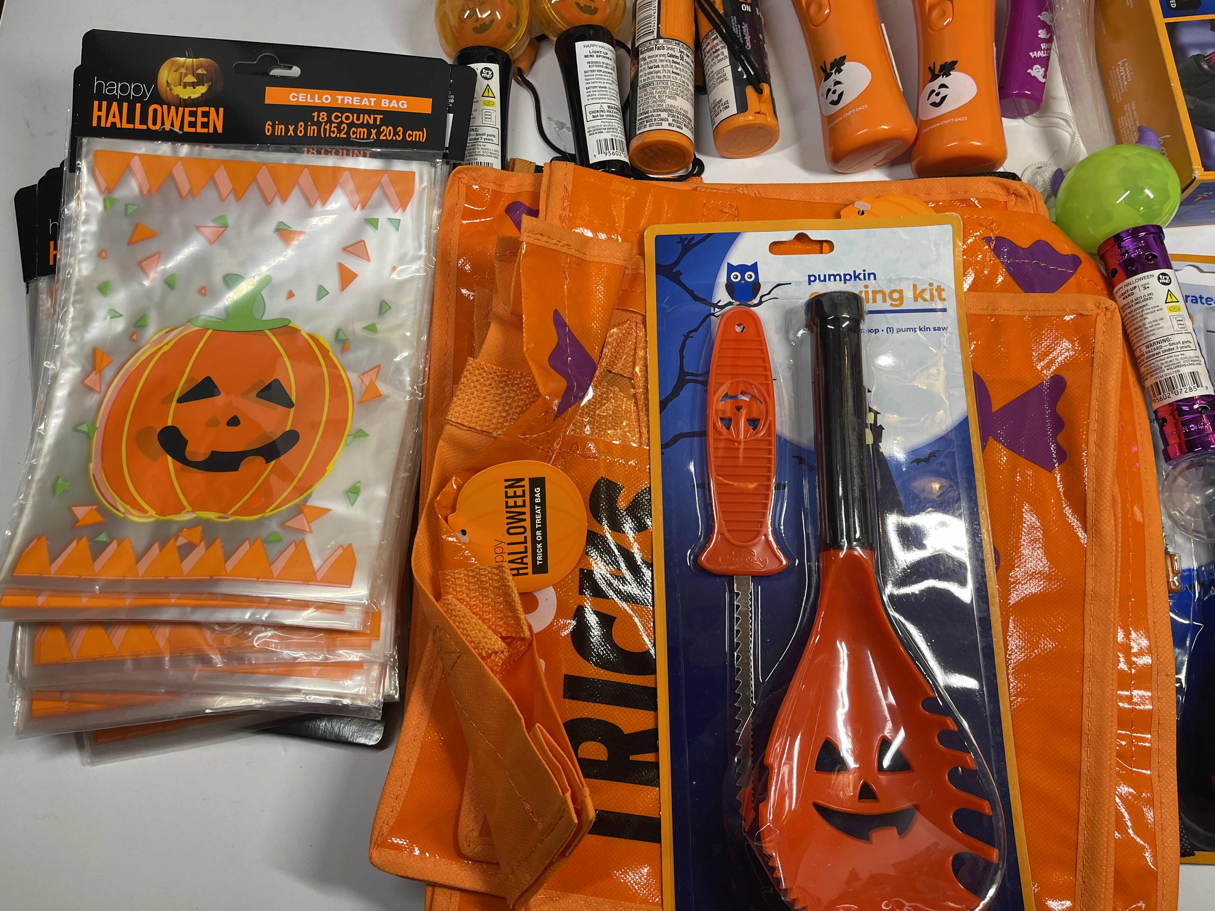 Photo 3 of HALLOWEEN HOLIDAY DECORATION LIGHT-UP FUN ITEMS LARGE ASSORTMENT MSRP $200