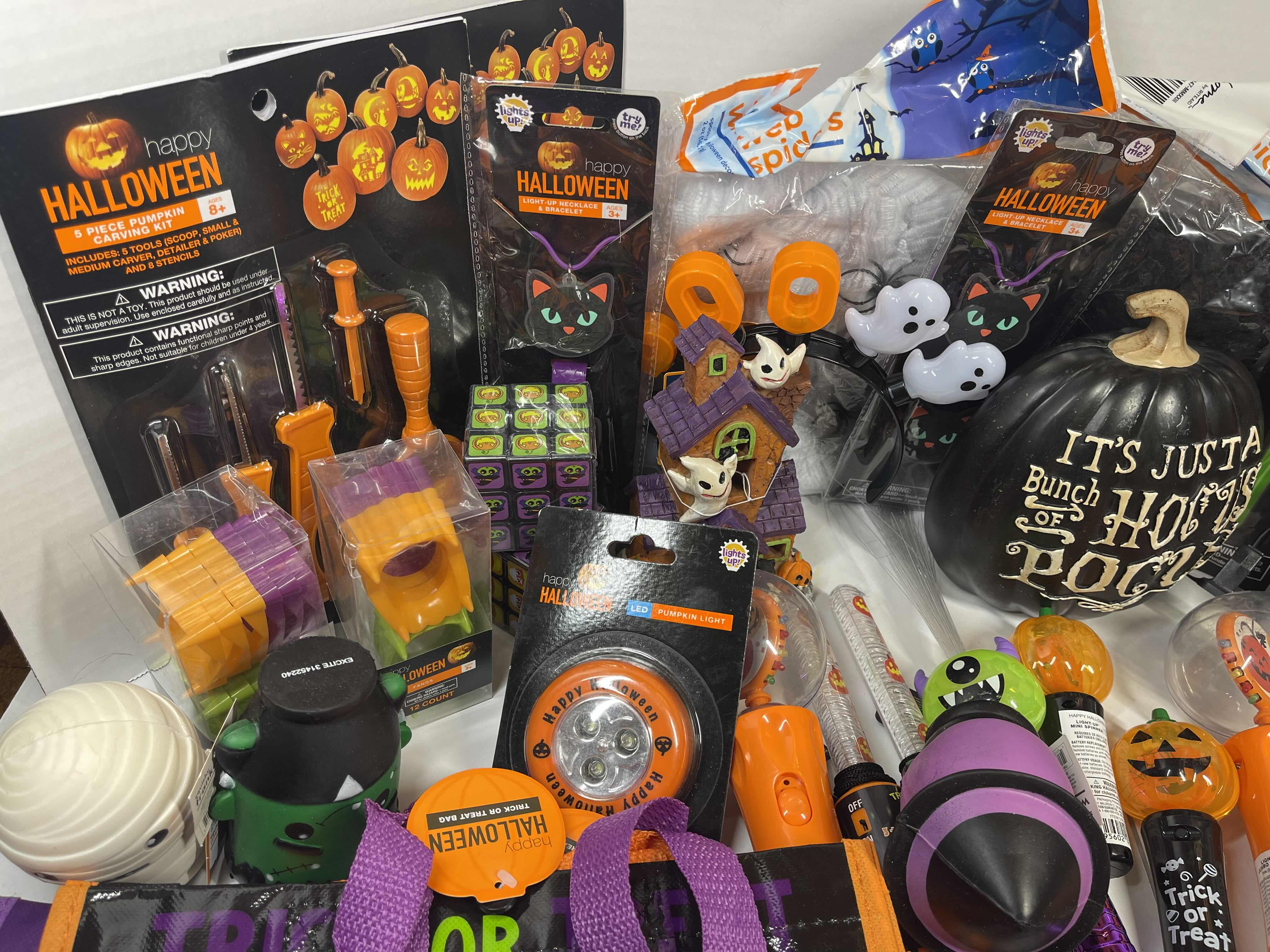 Photo 2 of HALLOWEEN HOLIDAY DECORATION LIGHT-UP FUN ITEMS LARGE ASSORTMENT MSRP $200