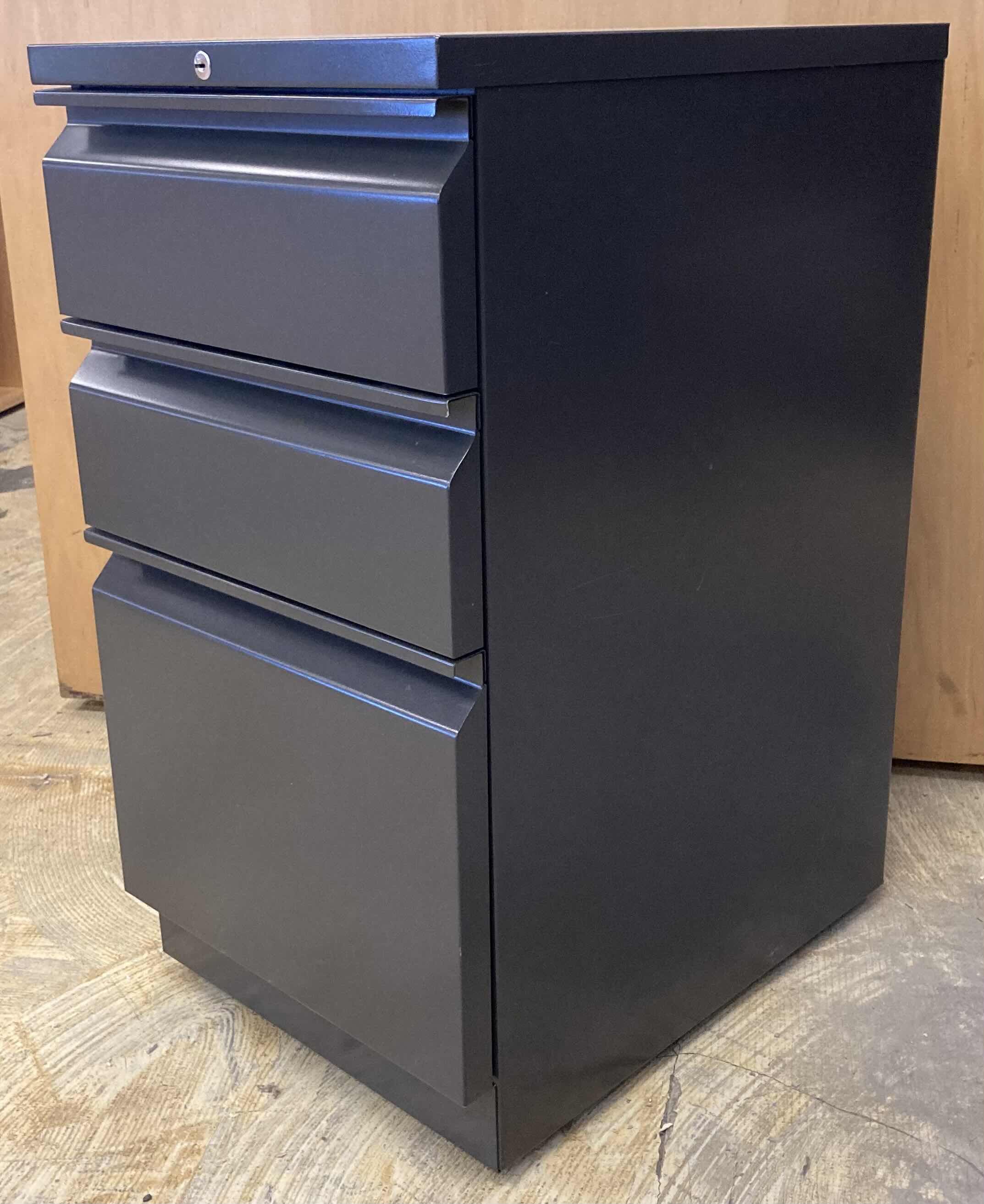 Photo 3 of HON FLAGSHIP CHARCOAL METAL 3-DRAWER ROLLING FILE CABINET 15” X 20 H28”