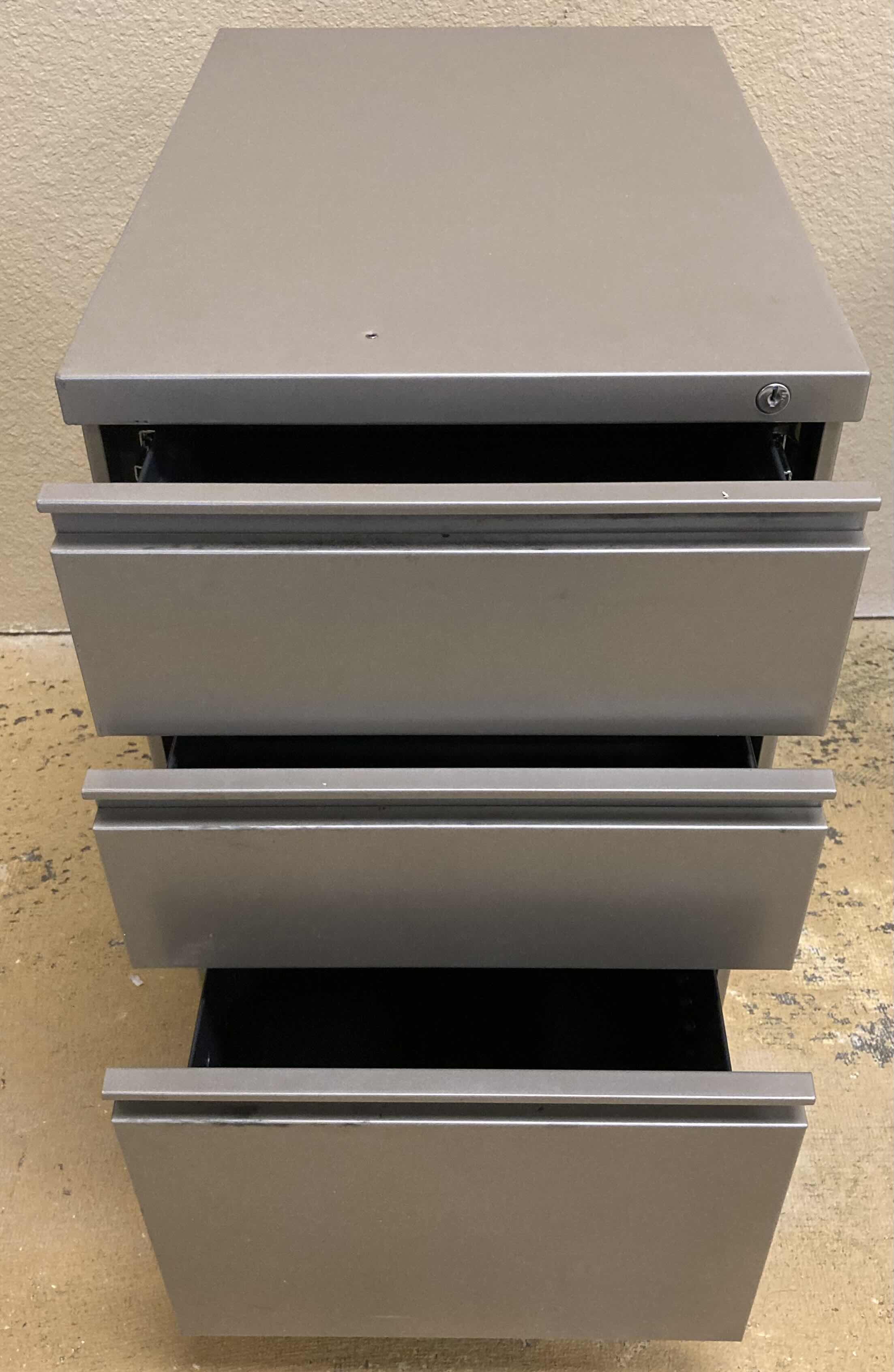 Photo 2 of HERMAN MILLER MERIDIAN GRAY METAL 3-DRAWER FILE CABINET 15” X 22” H28”