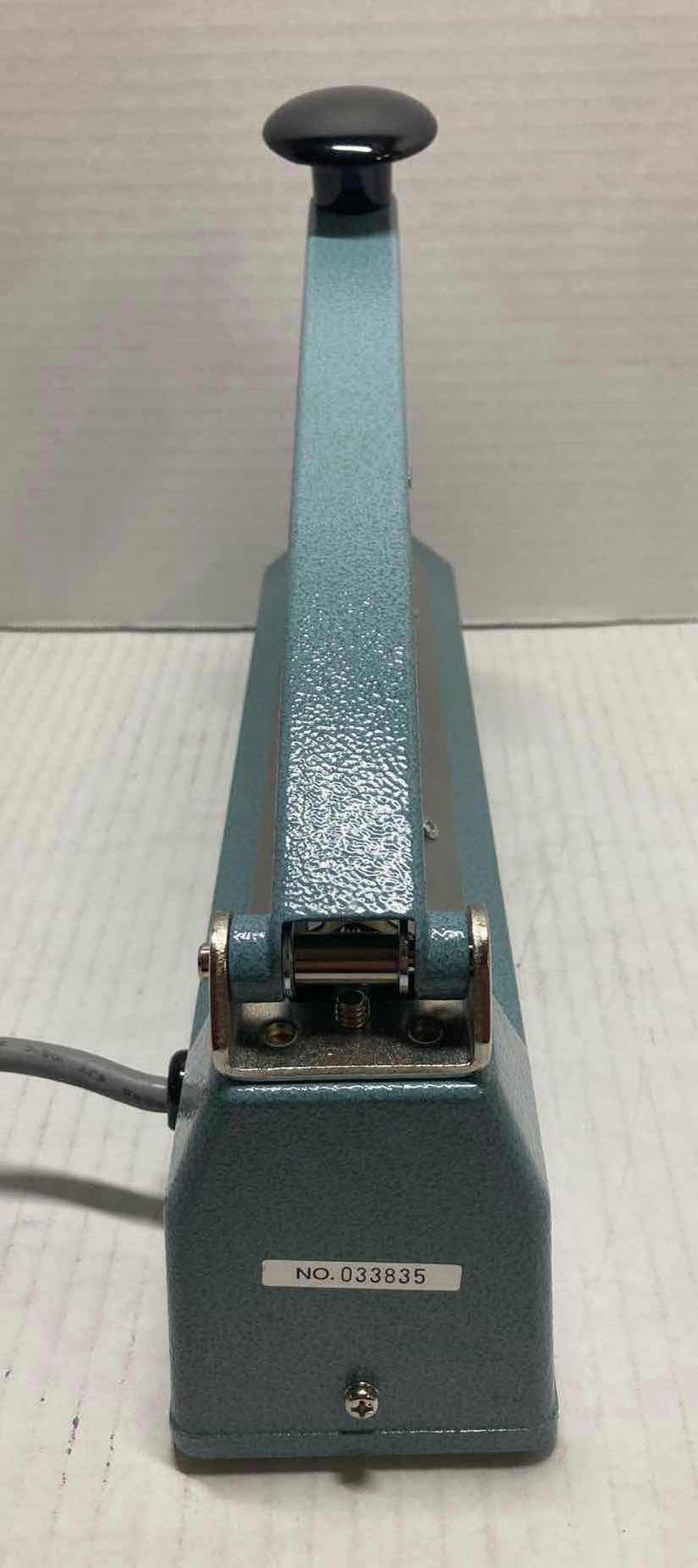 Photo 4 of AMERICAN INT NL ELECTRIC IMPULSE SEALER MODEL AIE-200