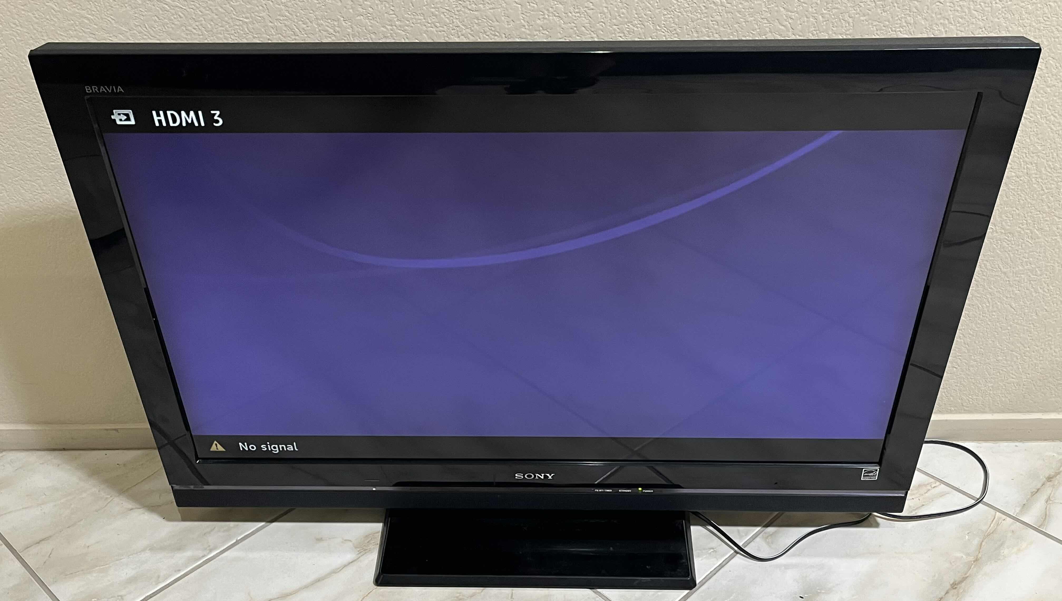 Photo 1 of SONY BRAVIA 40” LCD TV W REMOTE MODEL KDL-40S5100