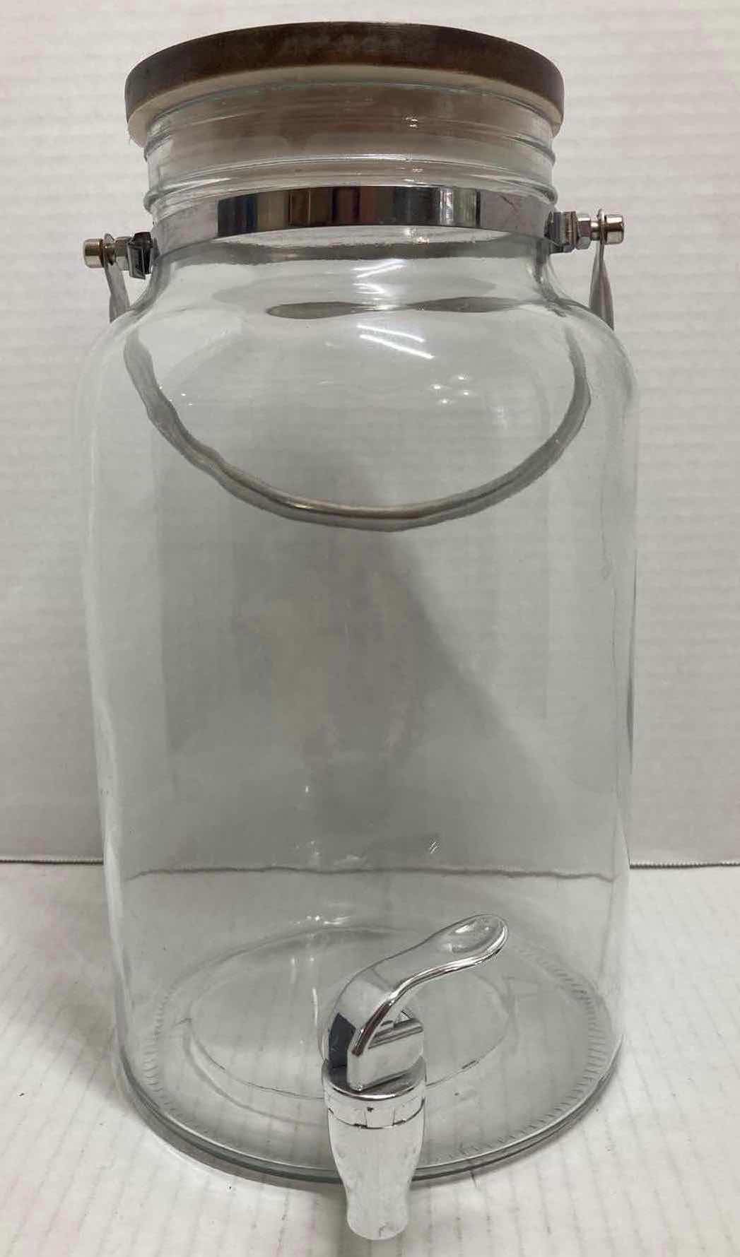 Photo 1 of SEDLAV 1.5G GLASS BEVERAGE DISPENSER W WOODEN LID