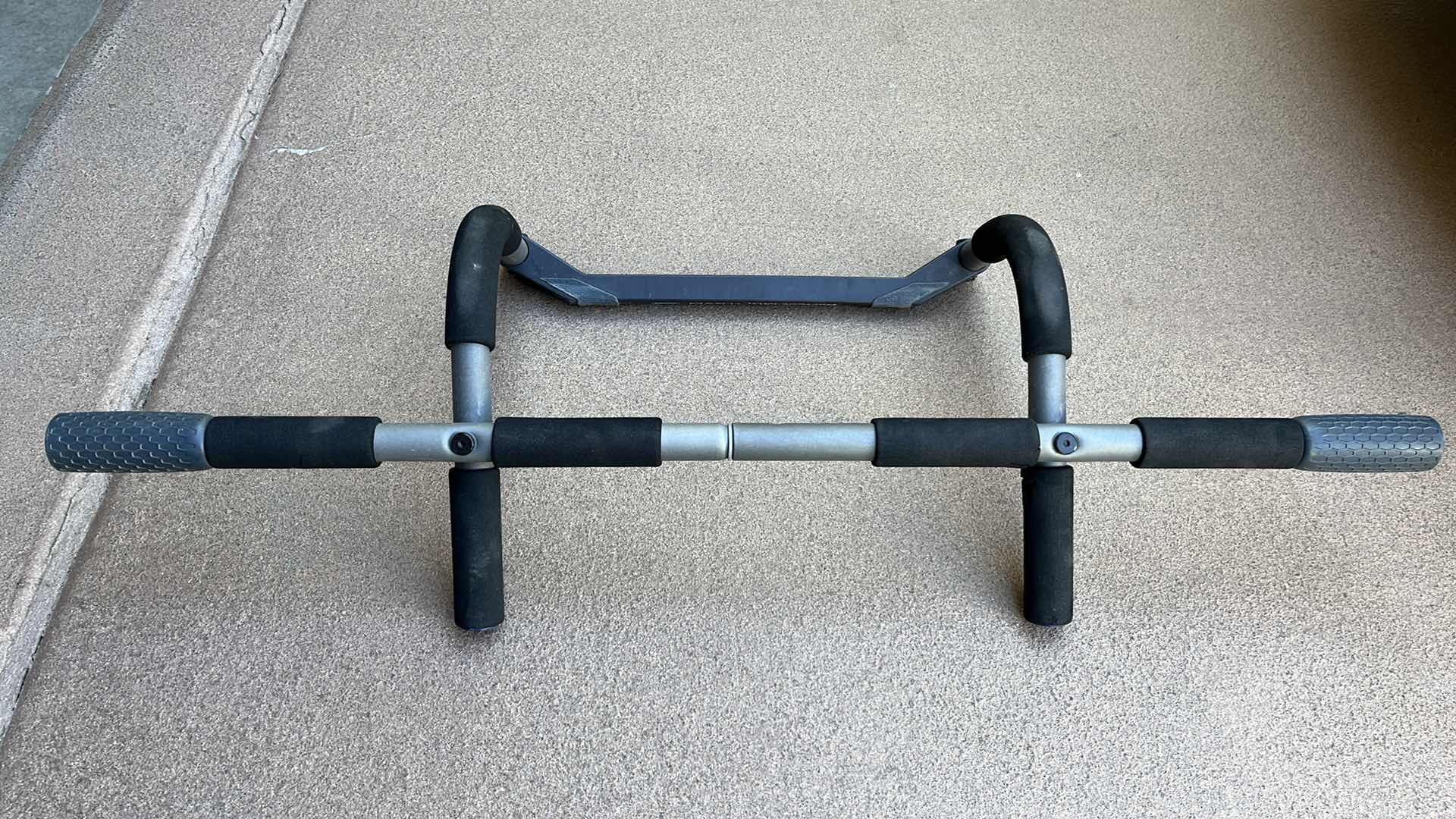 Photo 2 of PERFECT MULTI-GYM SPORT DOORWAY PULL UP & PUSH UP BAR