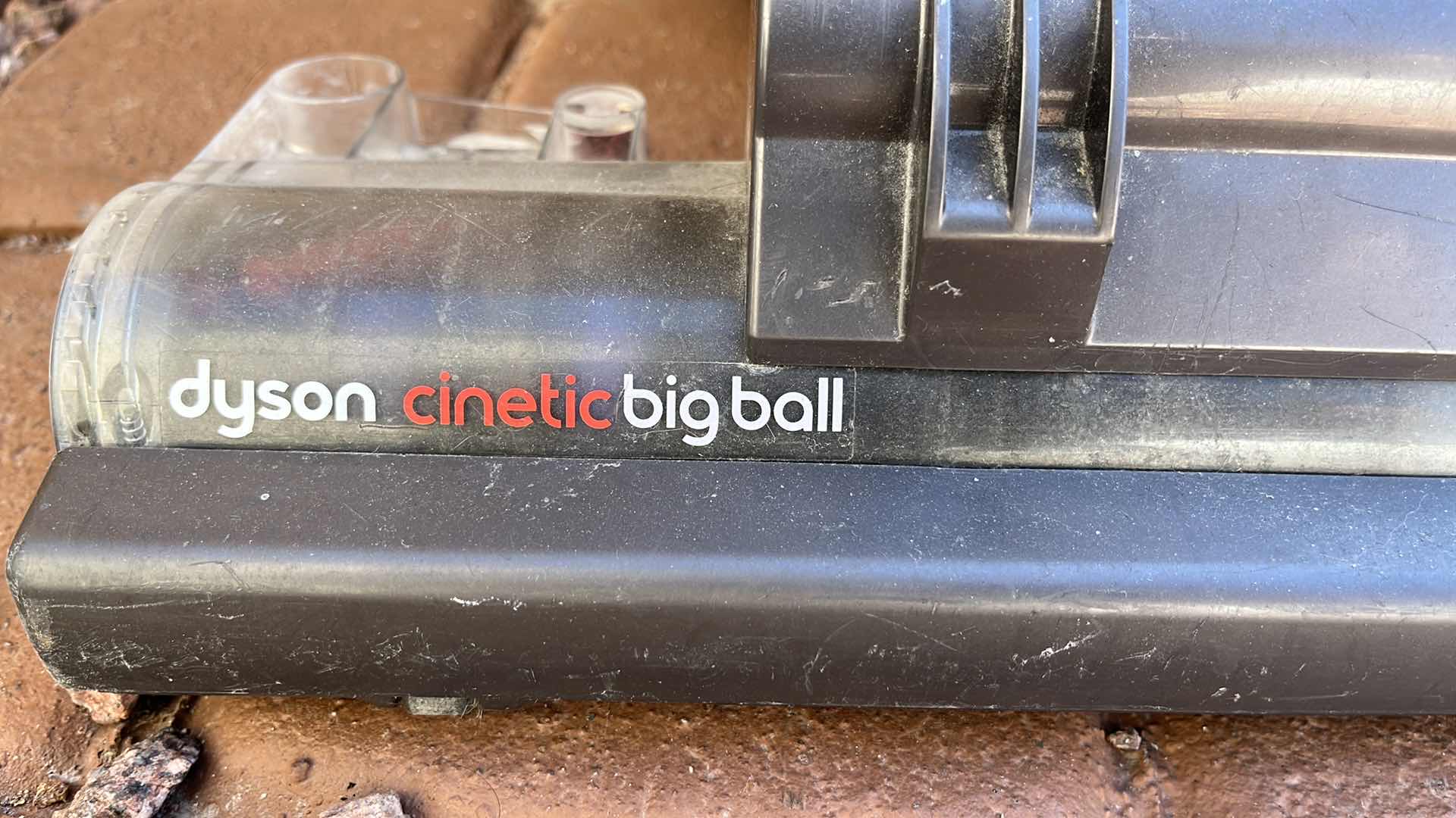 Photo 5 of DYSON CINETIC BIG BALL VACUUM CLEANER