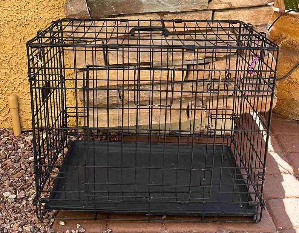 Photo 2 of BLACK METAL FOLDING SM PET DOG CAT KENNEL 23.5” X 17” H20”