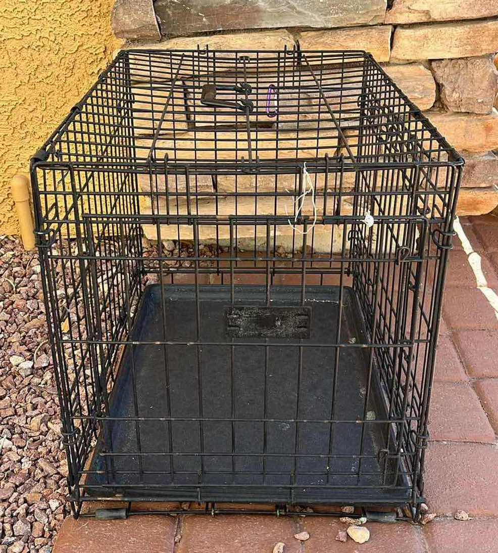 Photo 1 of BLACK METAL FOLDING SM PET DOG CAT KENNEL 23.5” X 17” H20”