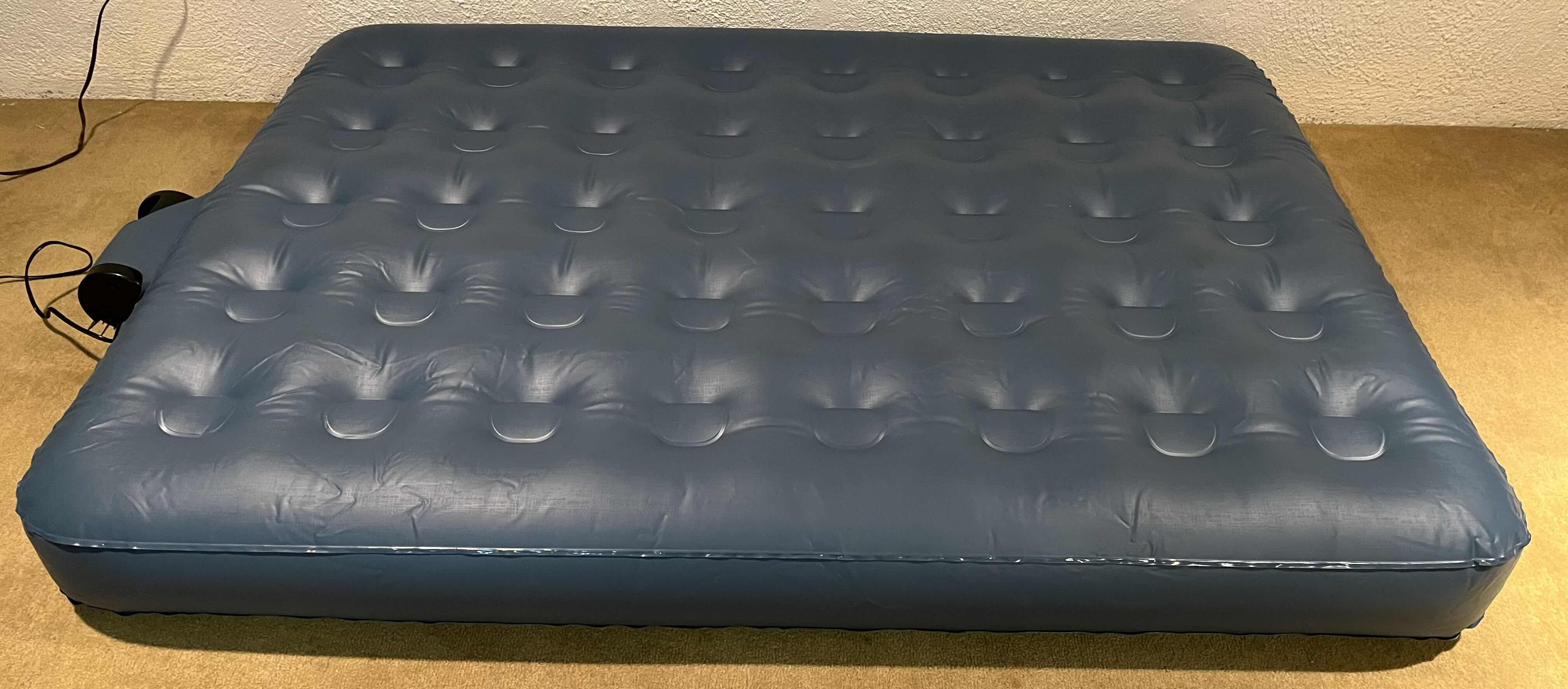 Photo 3 of AERO INTERNAL PUMP FULL SIZE AIR BED