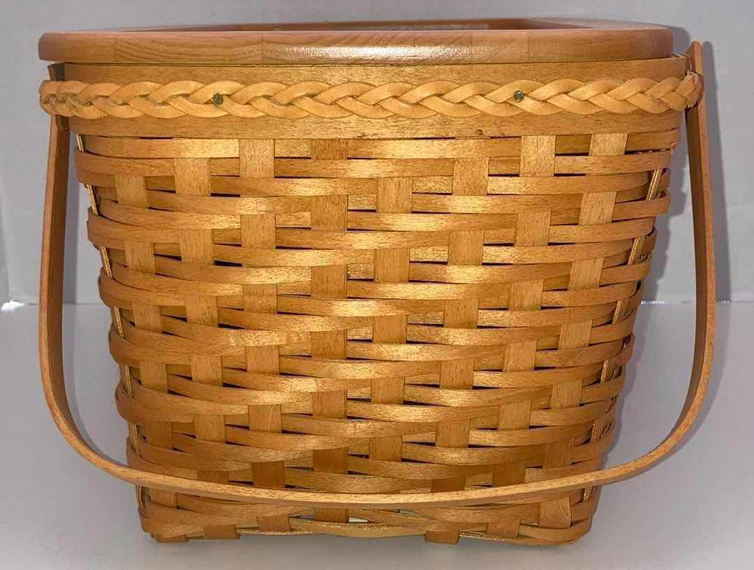 Photo 3 of LONGABERGER 2000 FOUNDERS MARKET MAPLE WOOD BASKET W LID AND BASKET PROTECTOR 14.75” X 10” H8”