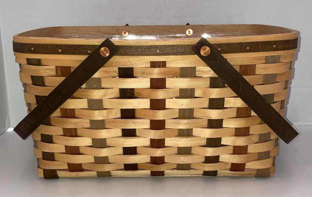 Photo 1 of LONGABERGER 2006 AMERICAN CRAFT TRADITIONS MEDIUM MARKET MAPLE WOOD BASKET W BASKET PROTECTOR 14.5” X 10.25” H7.5”