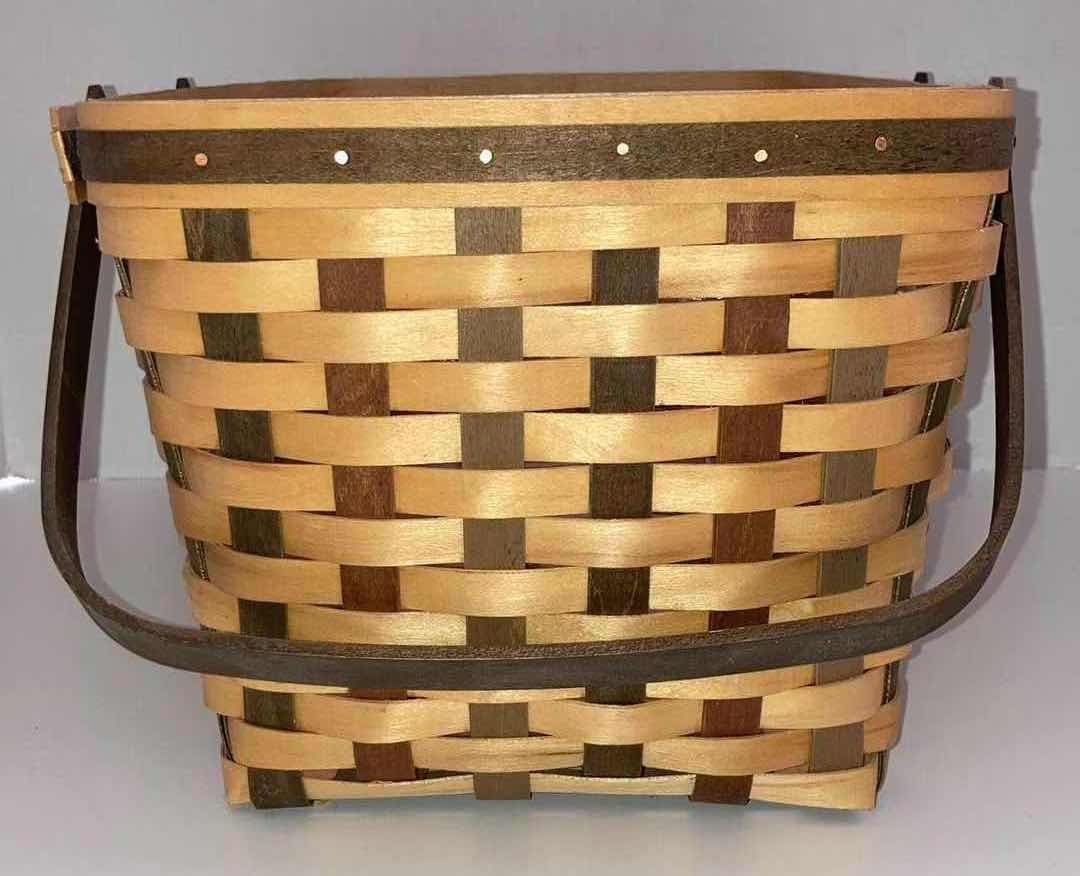 Photo 3 of LONGABERGER 2006 AMERICAN CRAFT TRADITIONS MEDIUM MARKET MAPLE WOOD BASKET W BASKET PROTECTOR 14.5” X 10.25” H7.5”