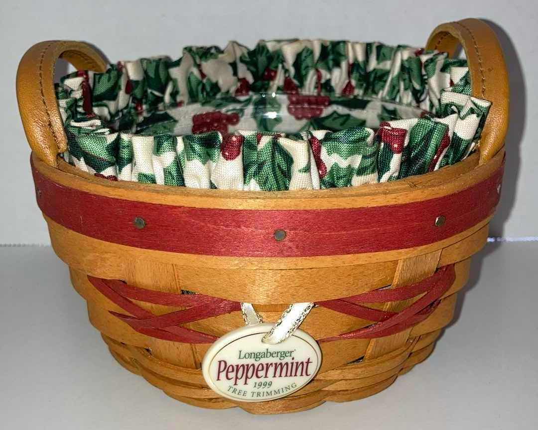 Photo 1 of LONGABERGER 1999 TREE TRIMMING PEPPERMINT MAPLE WOOD BASKET W MISTLETOE FABRIC LINER & BASKET PROTECTOR 5.5” X 5.5” H3”