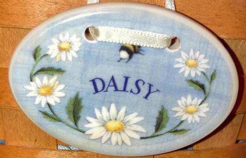 Photo 6 of LONGABERGER DAISY MAPLE WOOD BASKET W DAISY FABRIC LINER & BASKET PROTECTOR 7” X 7” H6”