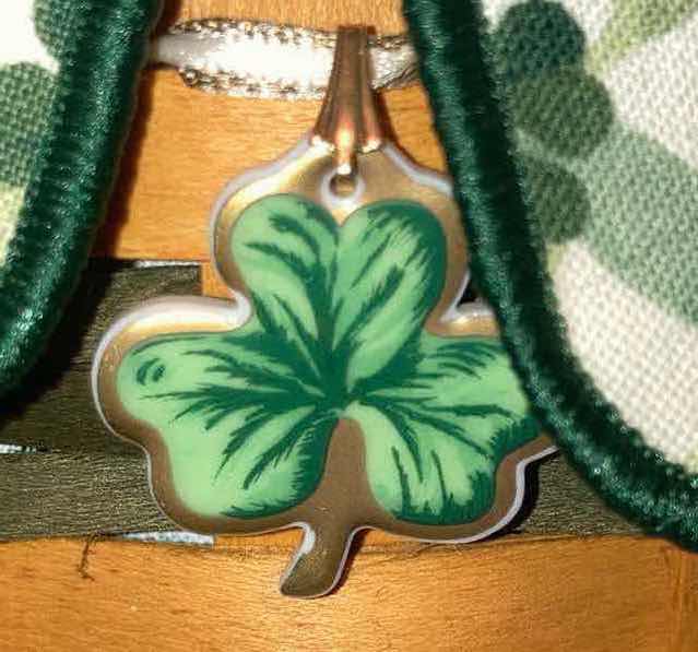 Photo 5 of LONGABERGER ST. PATRICK’S DAY LOTS OF LUCK MAPLE WOOD BASKET W CLOVER FABRIC LINER & BASKET PROTECTOR 4.5” X 4.5” H3.25”