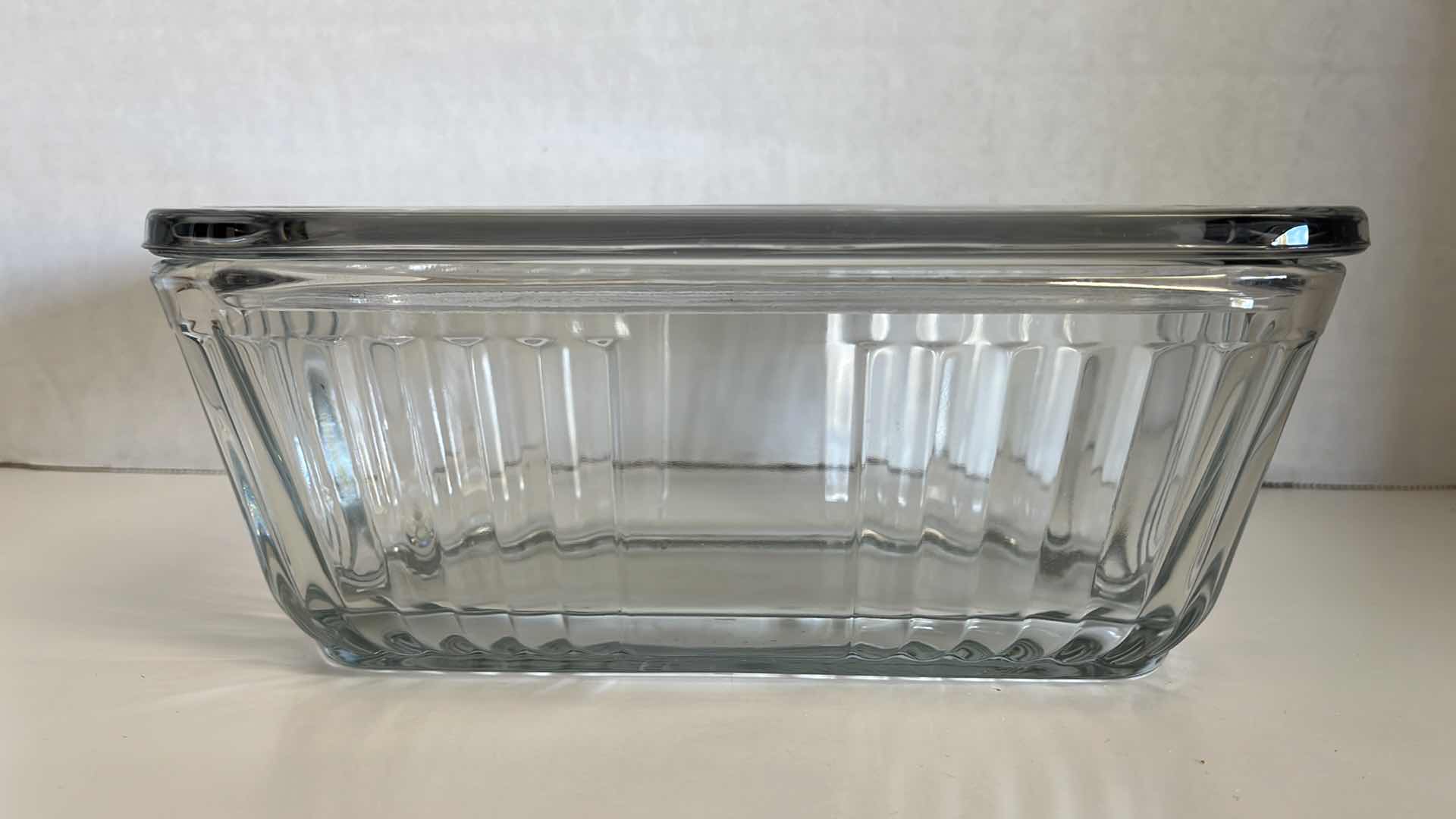 Photo 2 of  ANCHOR HOCKING 1932 GLASS REFRIGERATOR FOOD STORAGE DISH W LID 8.75” X 4.5” H3.5”