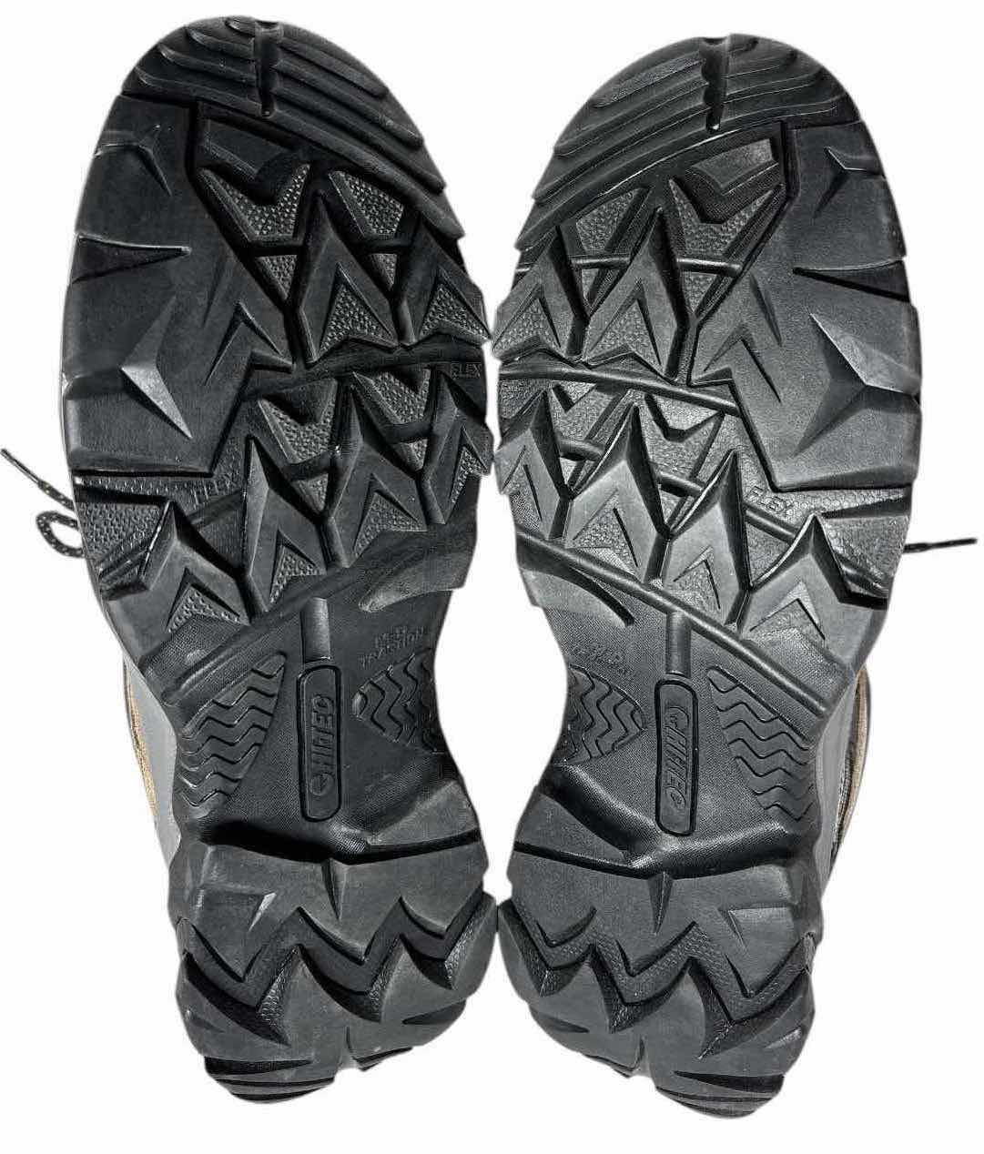 Photo 1 of NEW HI-TEC RAVUS MID HIKING BOOT (SIZE 13M)