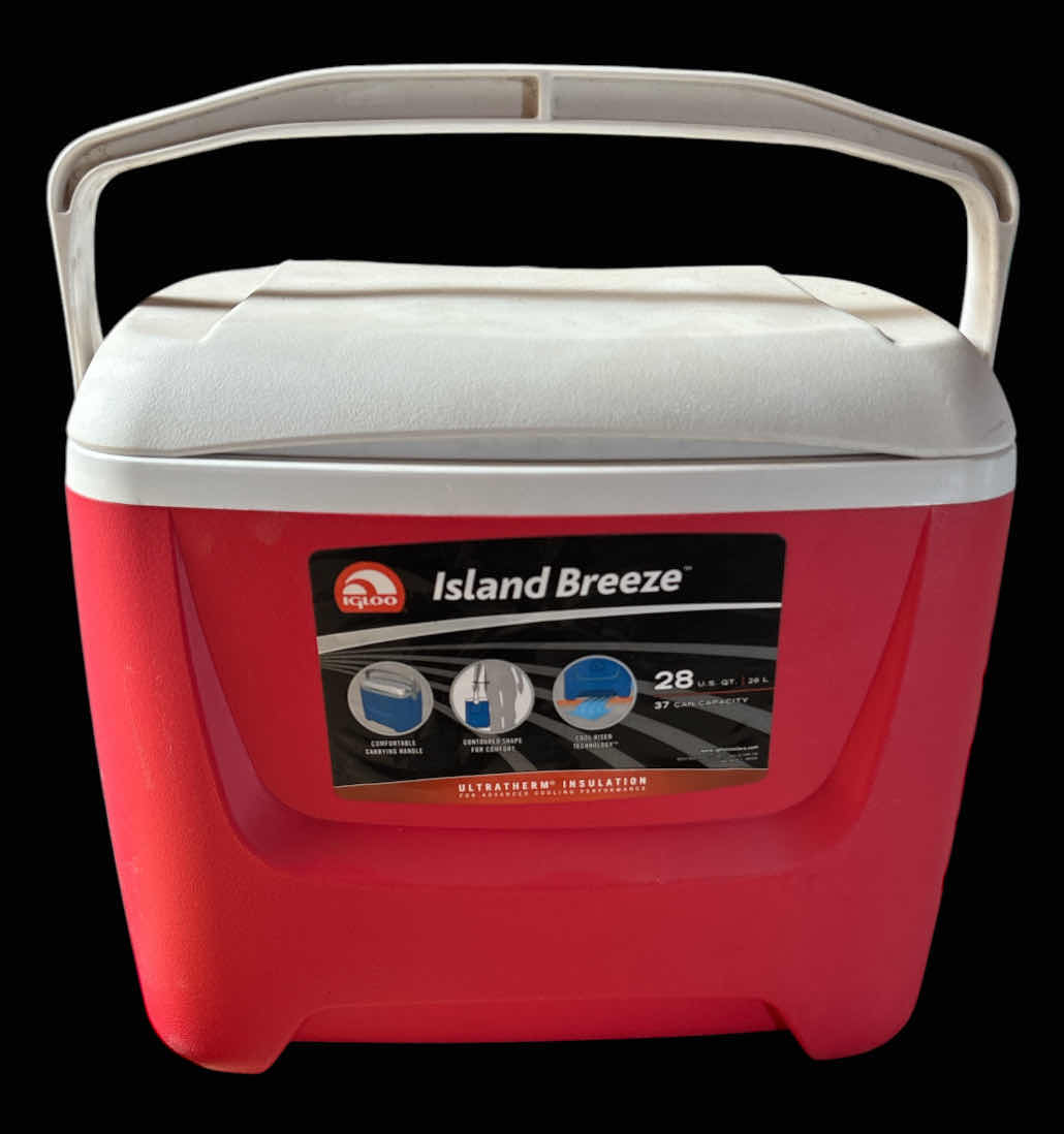 Photo 1 of IGLOO ISLAND BREEZE 28 QT ICE CHEST W ULTRATHERM INSULATION, 37 CAN CAPACITY