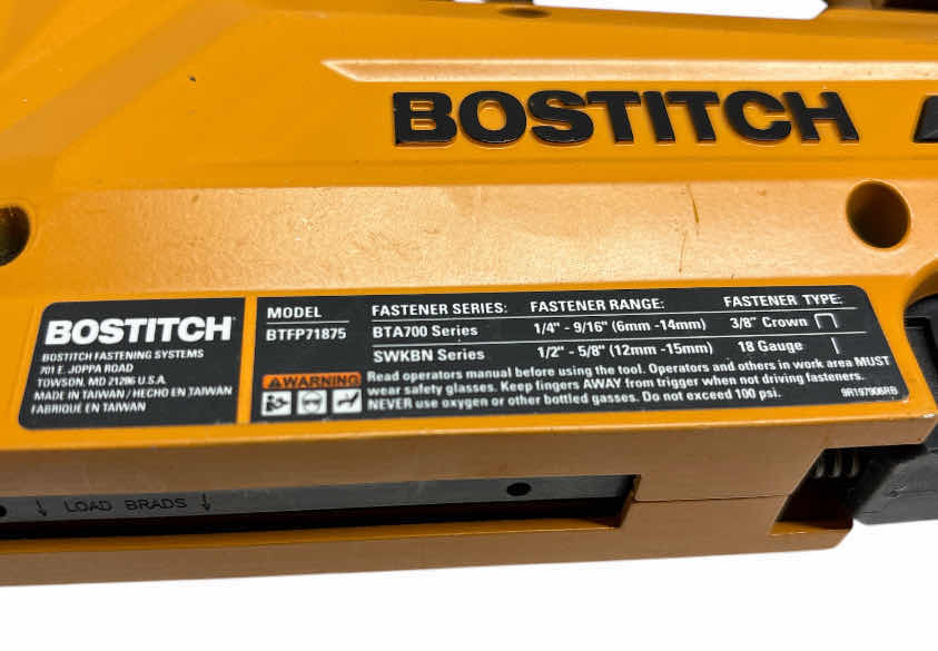 Photo 1 of BOSTITCH 20-GAUGE 3/8” NARROW CROWN FINISH STAPLER (BTFP71875) & T50 GENUINE ARROW STAPLES #506 3/8” HEAVY DUTY (APPROX 1000 STAPLES)