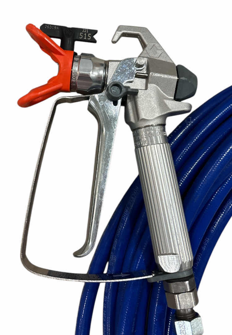 Photo 1 of NEW GRACO SG3 AIRLESS SPRAY GUN W TRUEAIRLESS 515 SPRAY TIP & TOP GUARD (243012) & 1/4” X50’ DURAFLEX HOSE (247340)