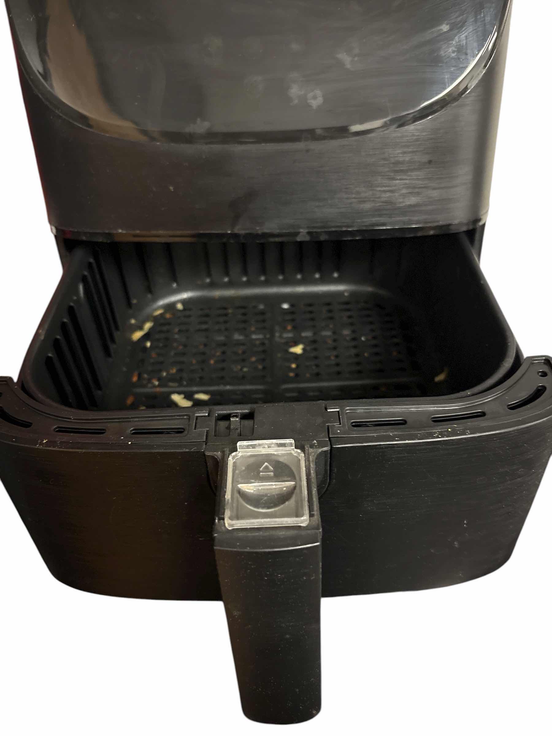 Photo 1 of COSORI AIR FRYER 5.8QT