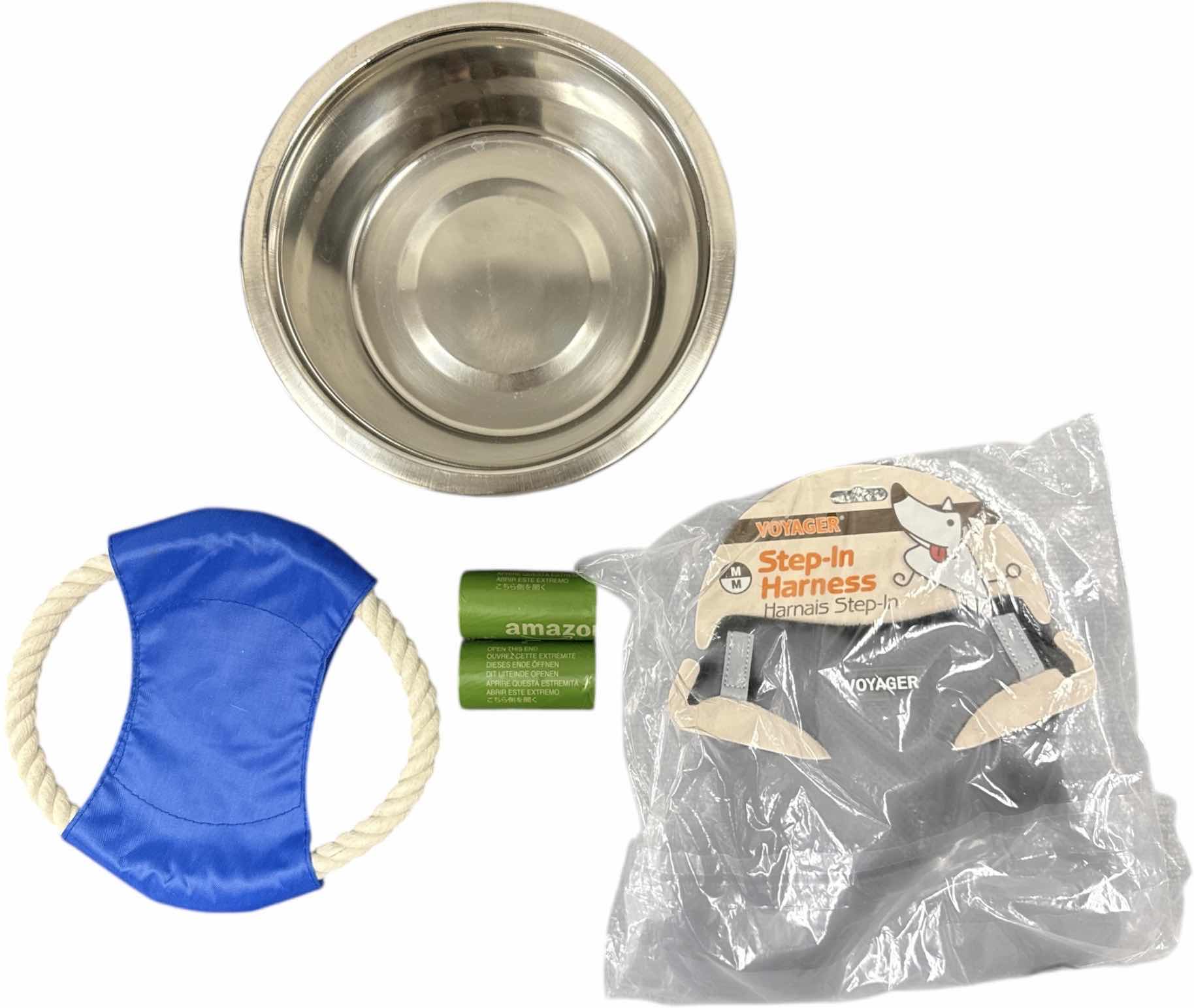 Photo 1 of ASSORTED DOG SUPPLIES MEDIUM DOG HARNAIS